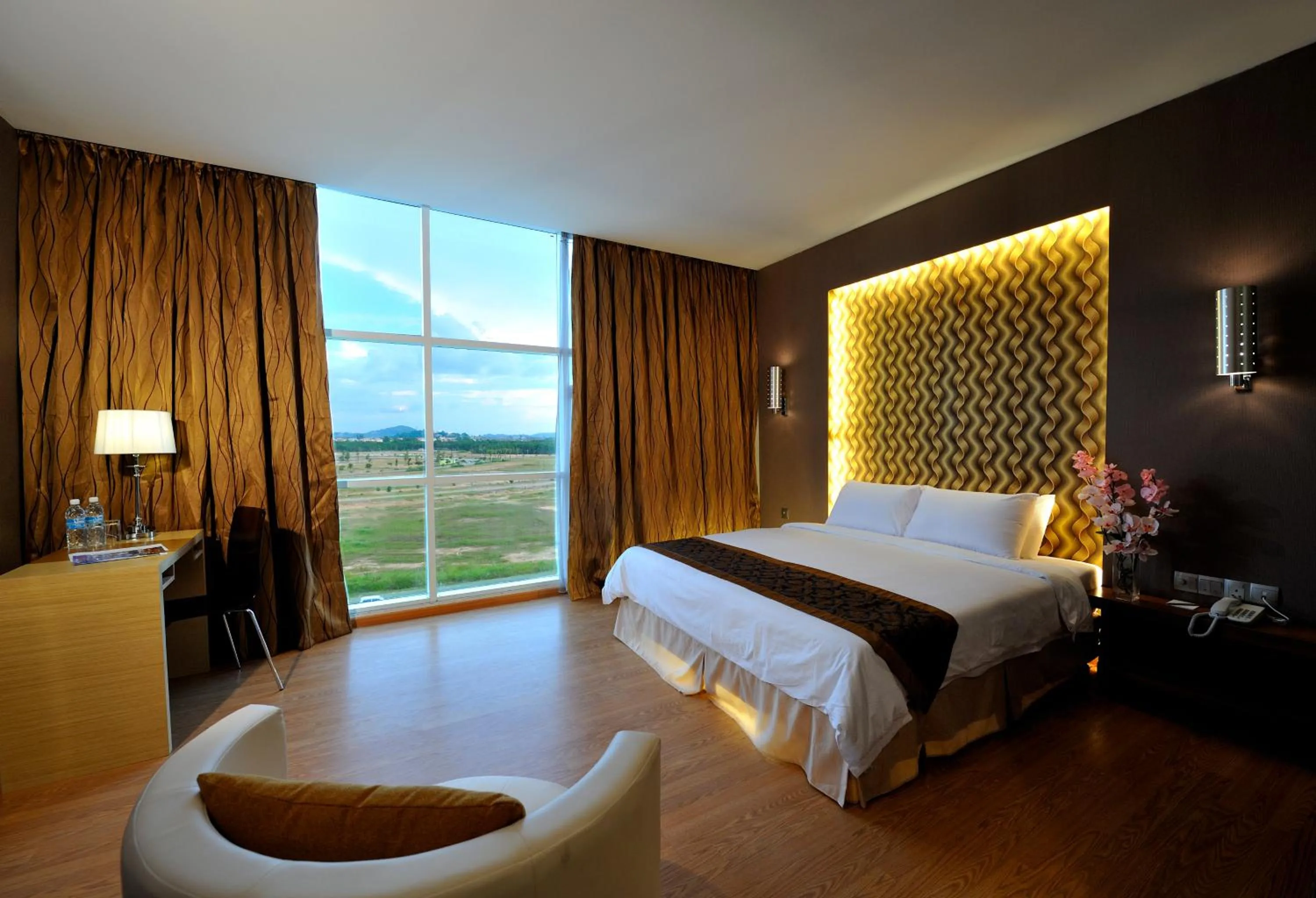 Photo of the whole room, Bed in Courtyard Hotel 1Borneo