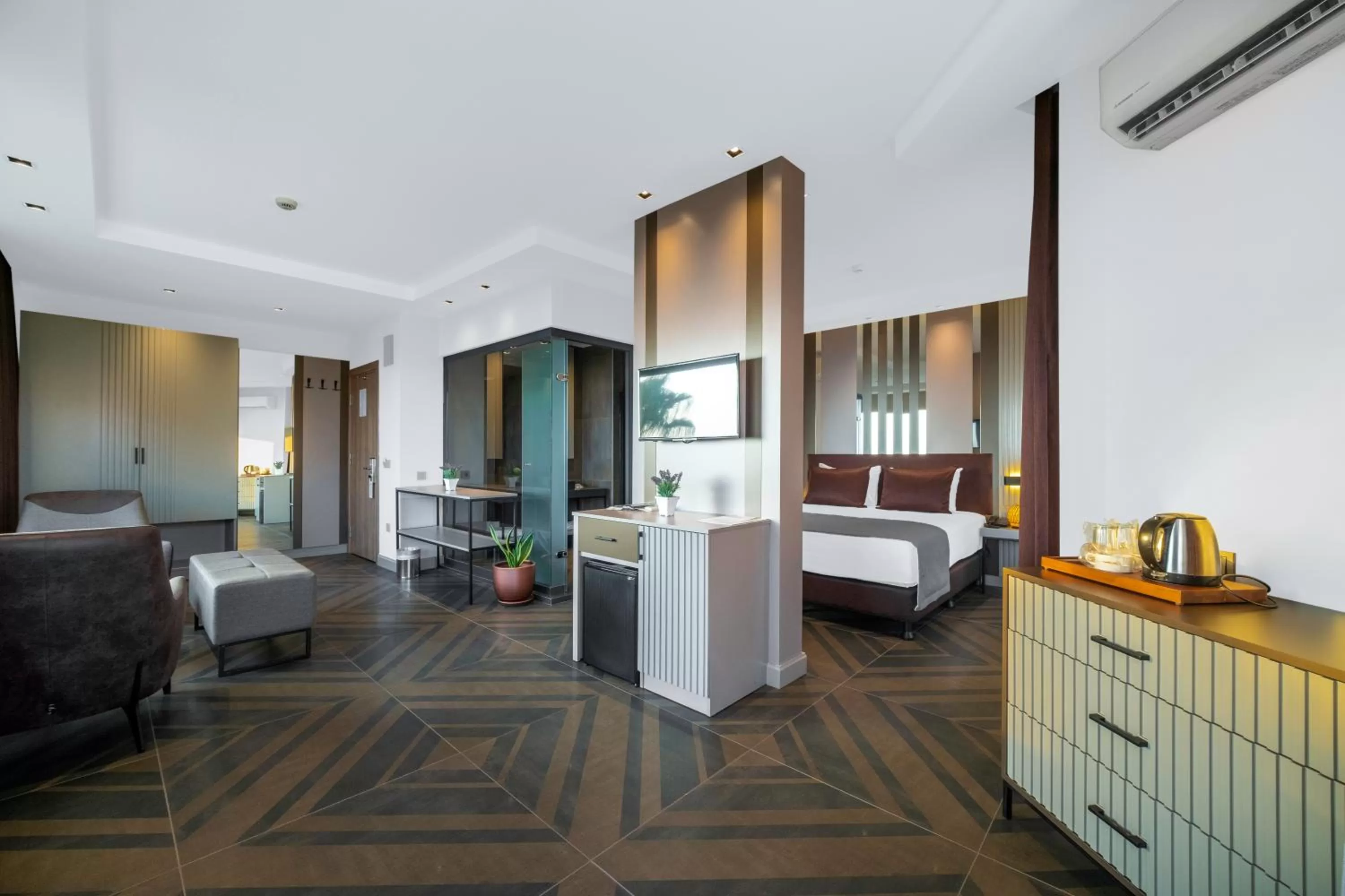 Seating area, Bed in Riviera Hotel & Spa