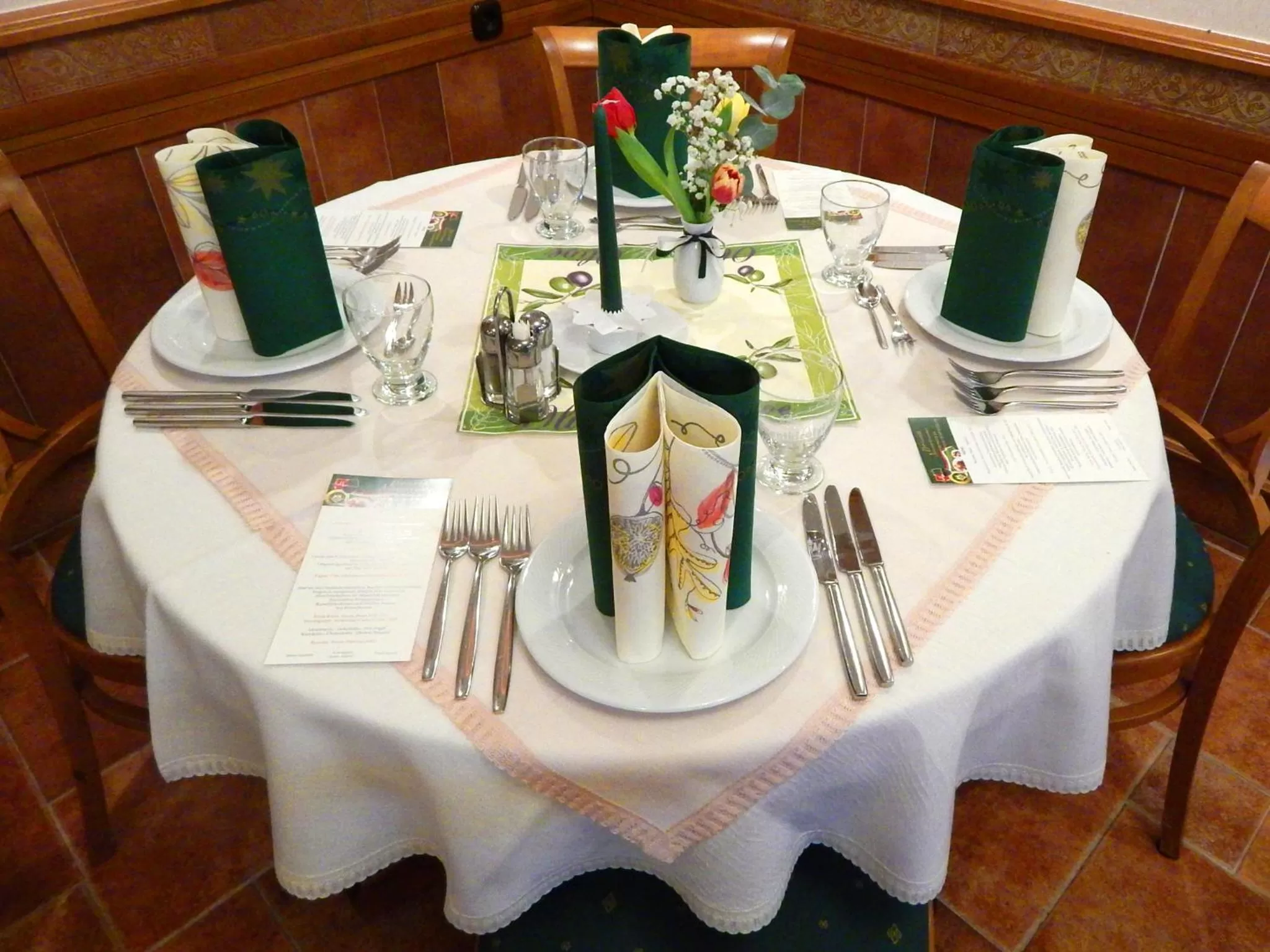 Restaurant/places to eat in Vadászkürt Panzió