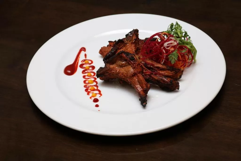 Restaurant/places to eat in Halfway Hotel