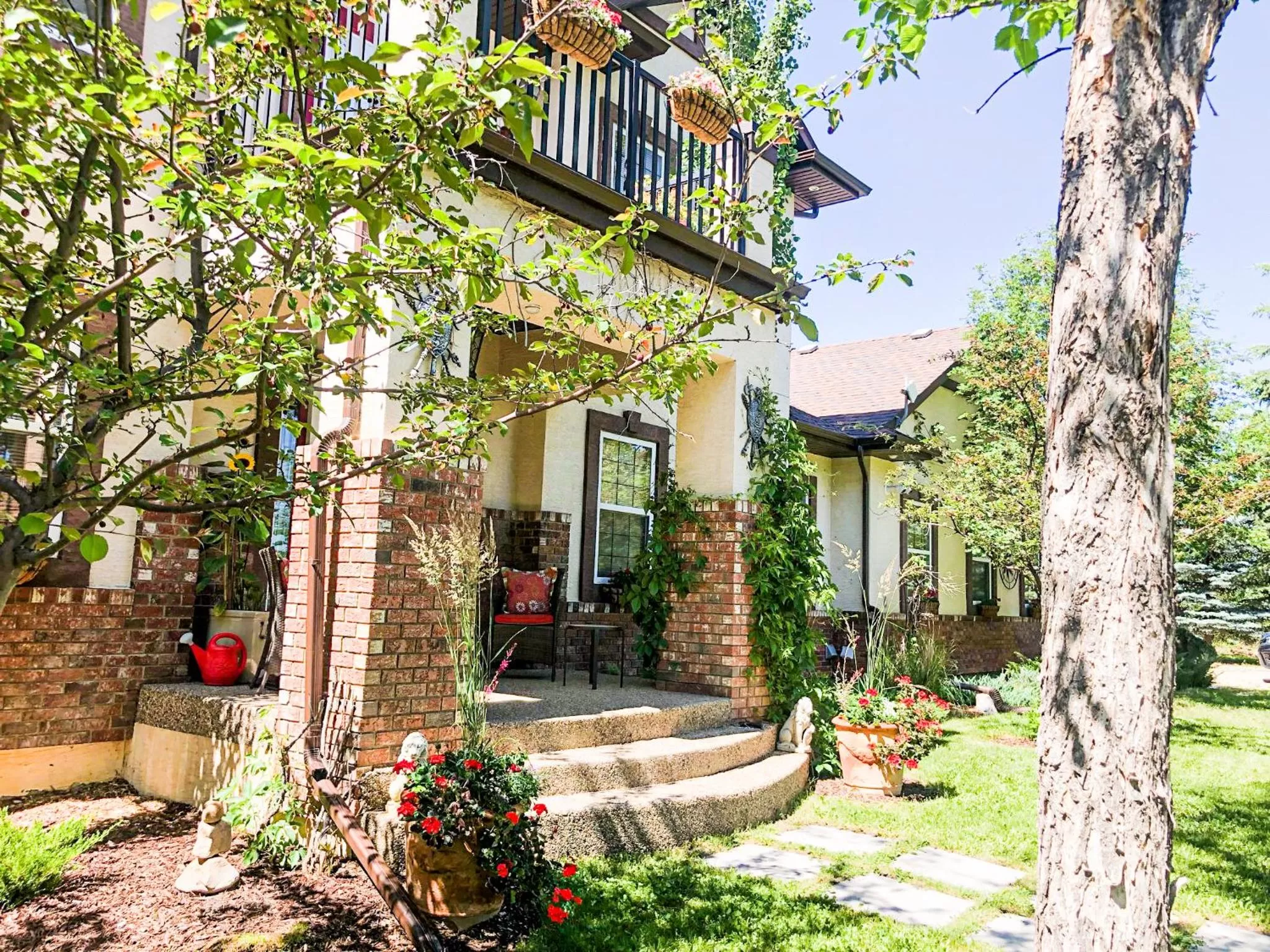 Facade/entrance in Wolf Creek Bed and Breakfast