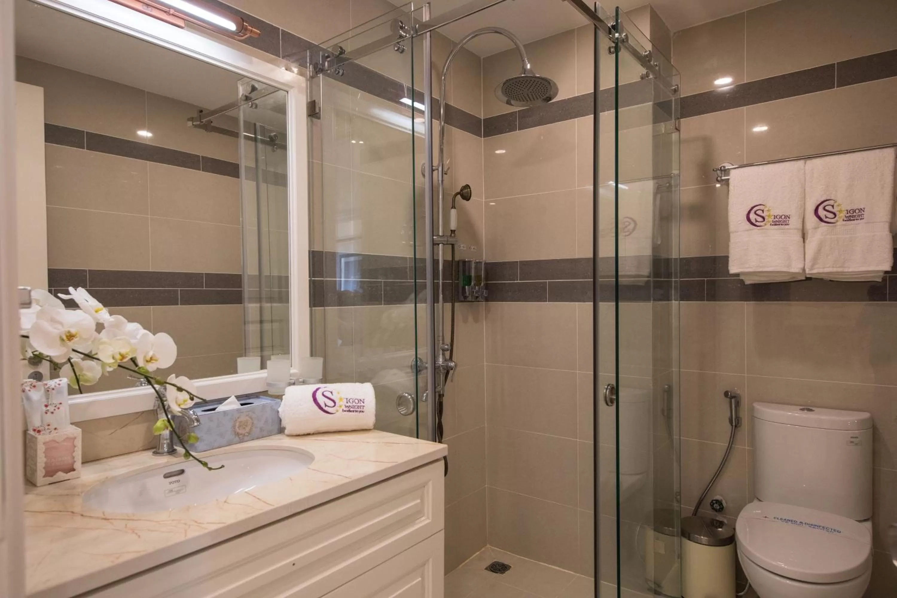 Bathroom in Saigon By Night Luxury Hotel