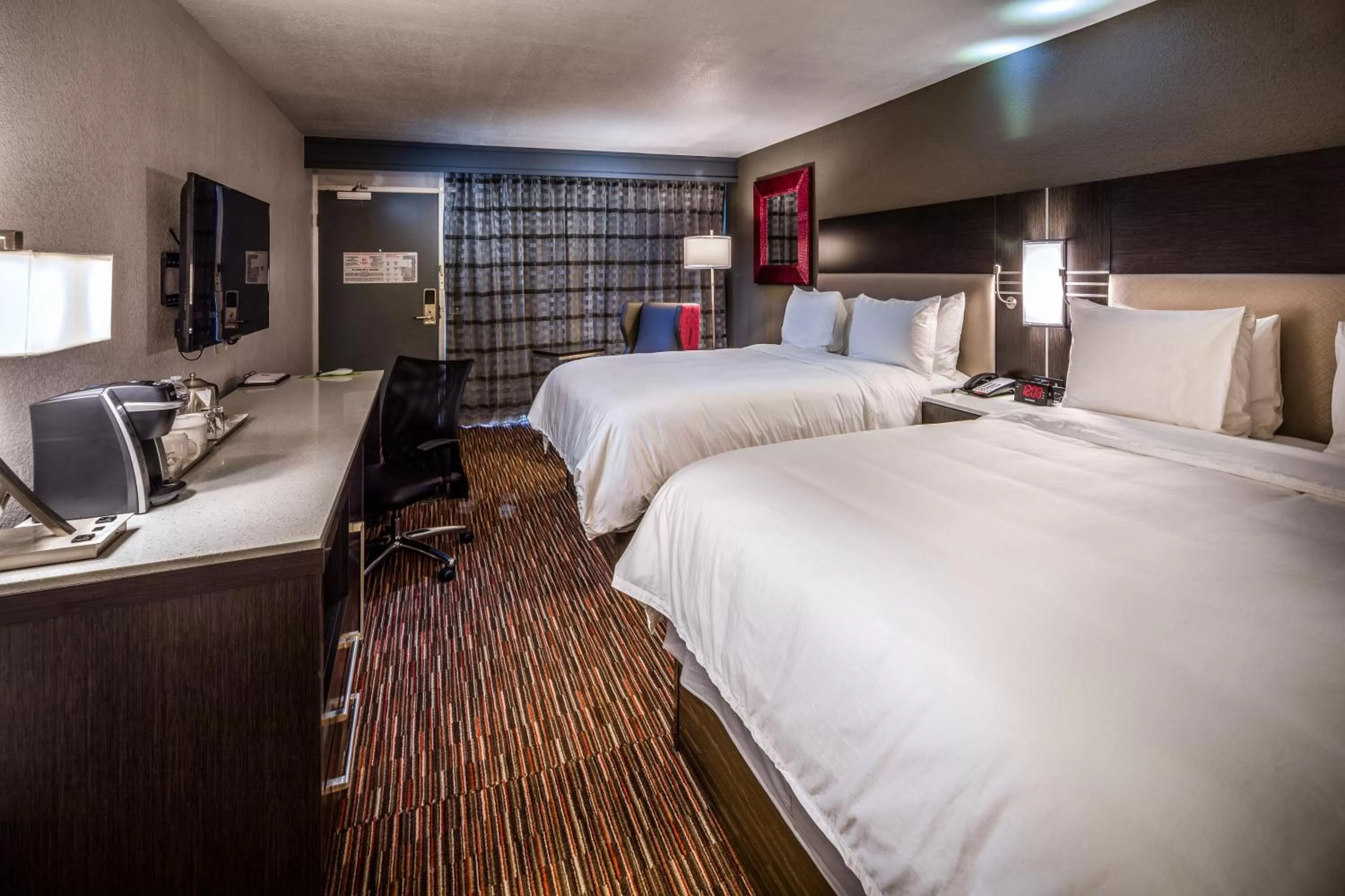 Bedroom in Radisson Hotel Oakland Airport