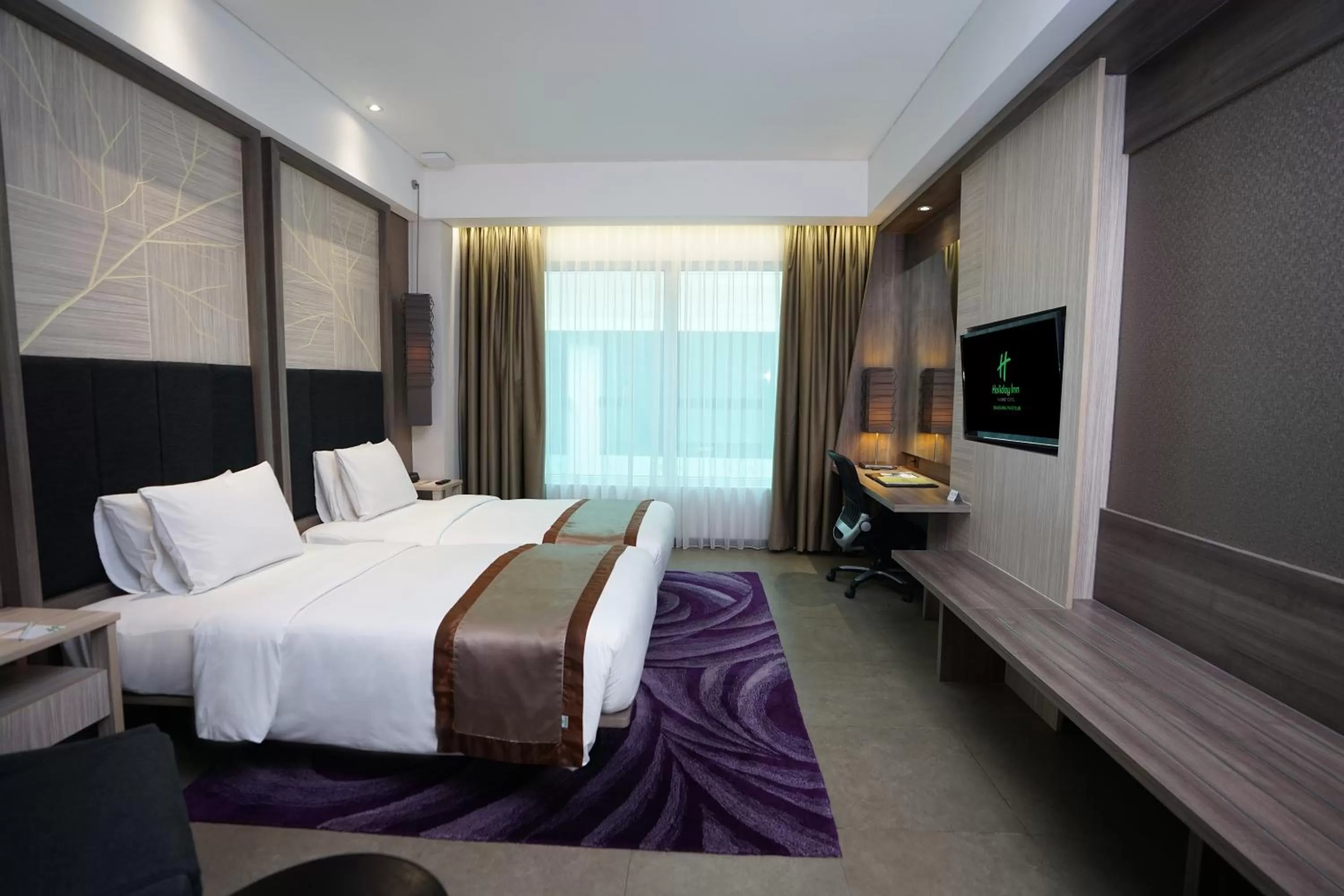 Bed in Holiday Inn Bandung Pasteur by IHG