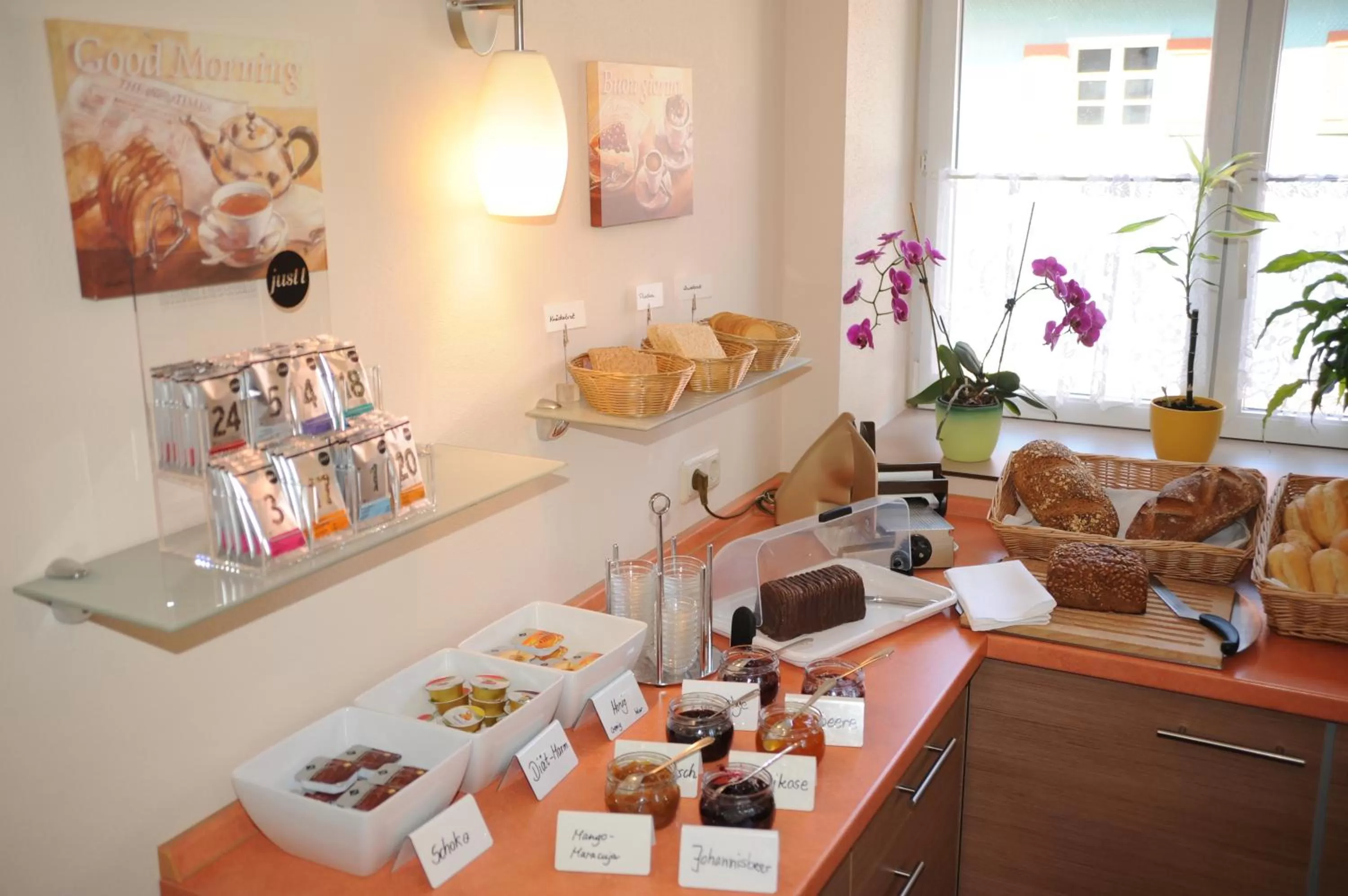 Buffet breakfast in Hotel Post