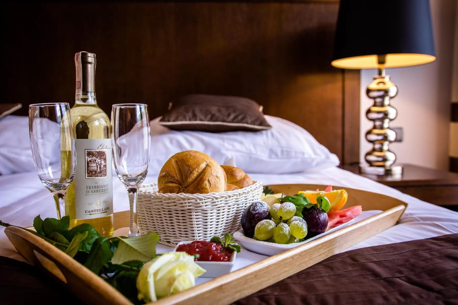 Photo of the whole room, Bed in Hotel Nowy Dwór Elizy blisko Sky Bridge