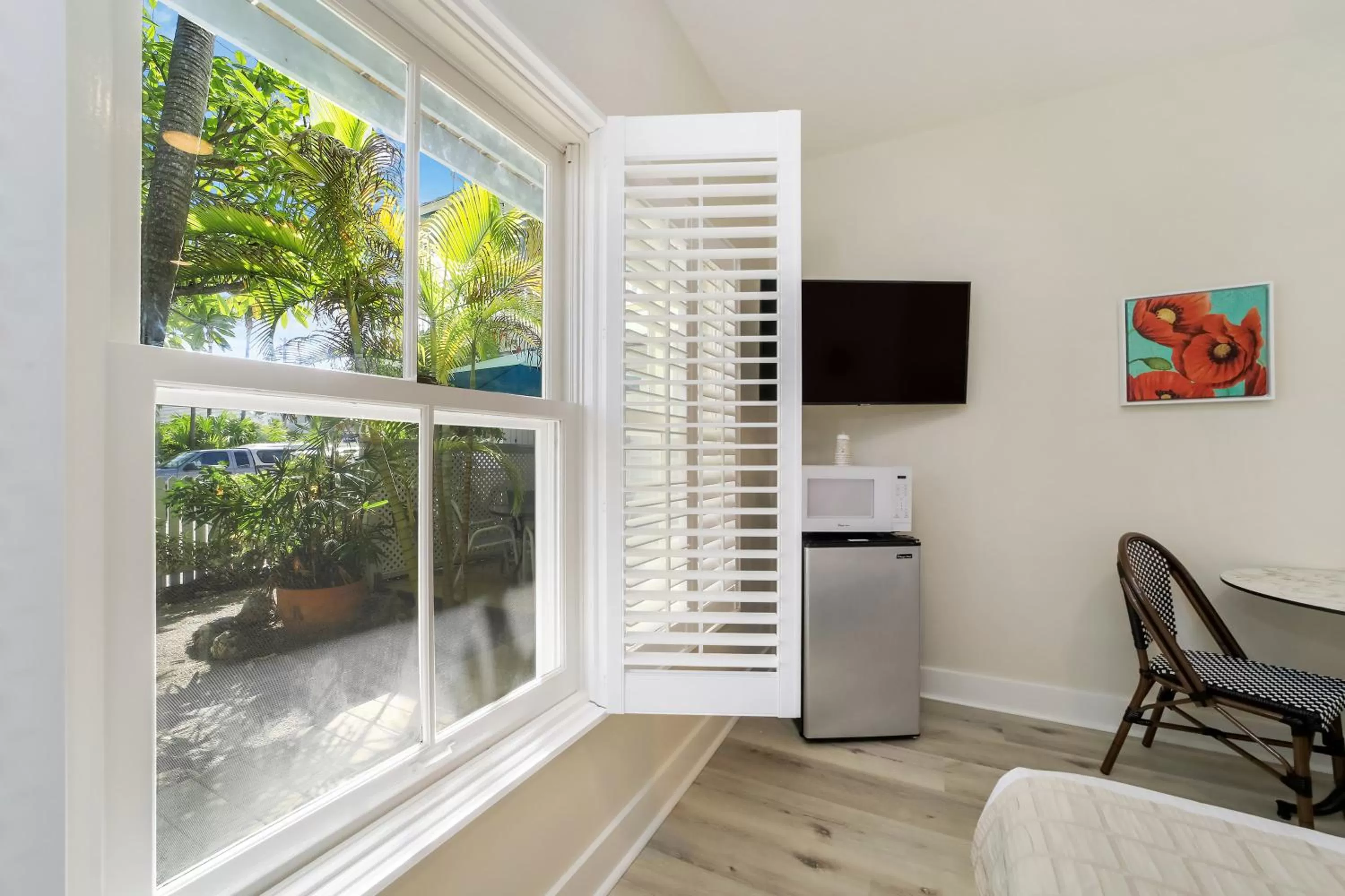 Communal lounge/ TV room, TV/Entertainment Center in Tranquillity