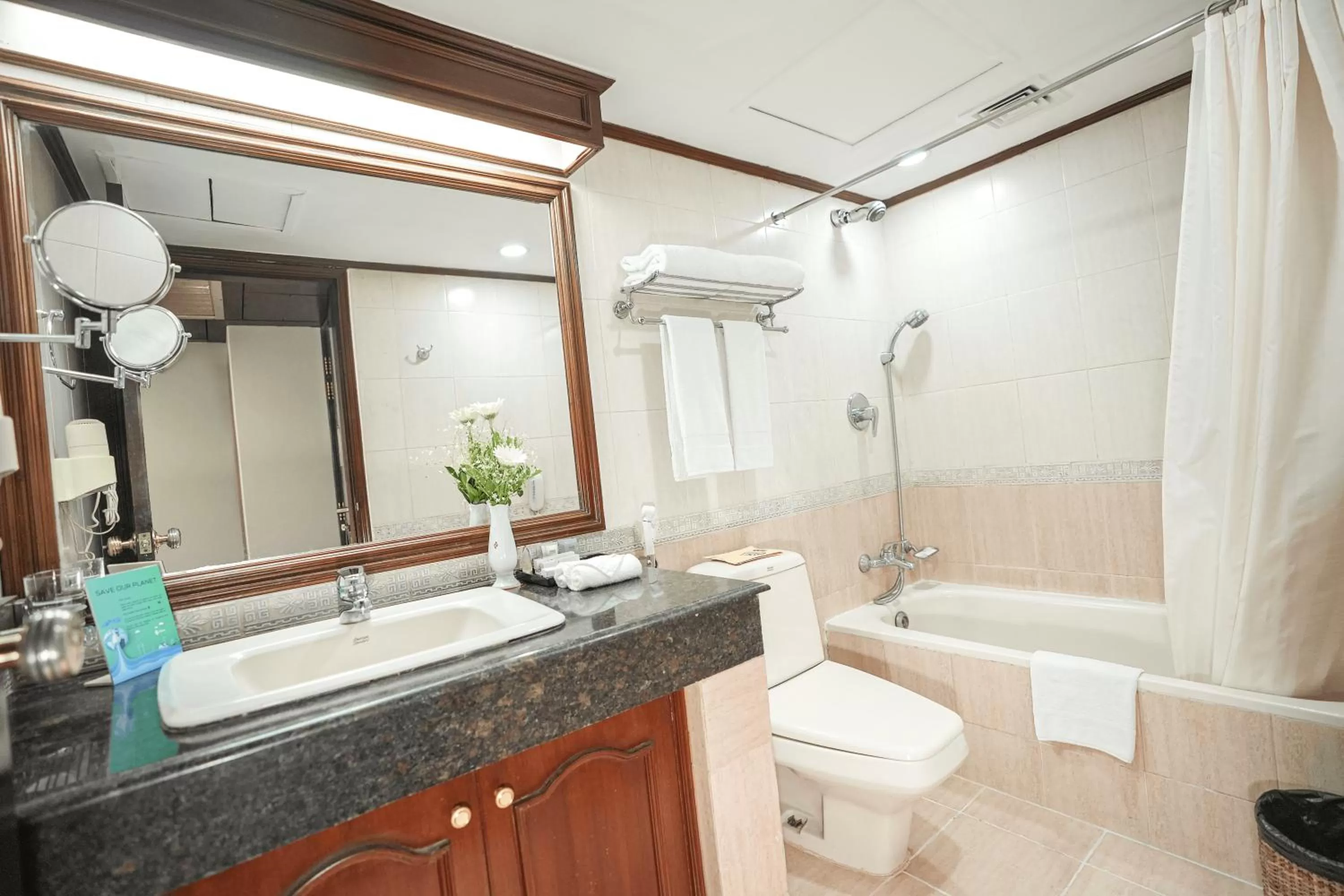 Bathroom in Hotel Sarina