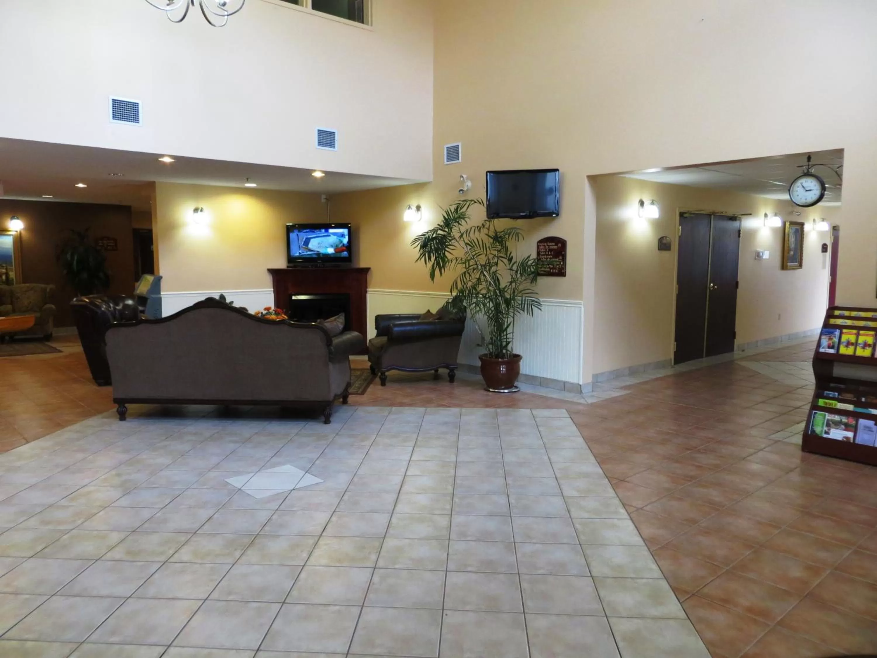 Lobby or reception in Days Inn by Wyndham Oromocto Conference Centre