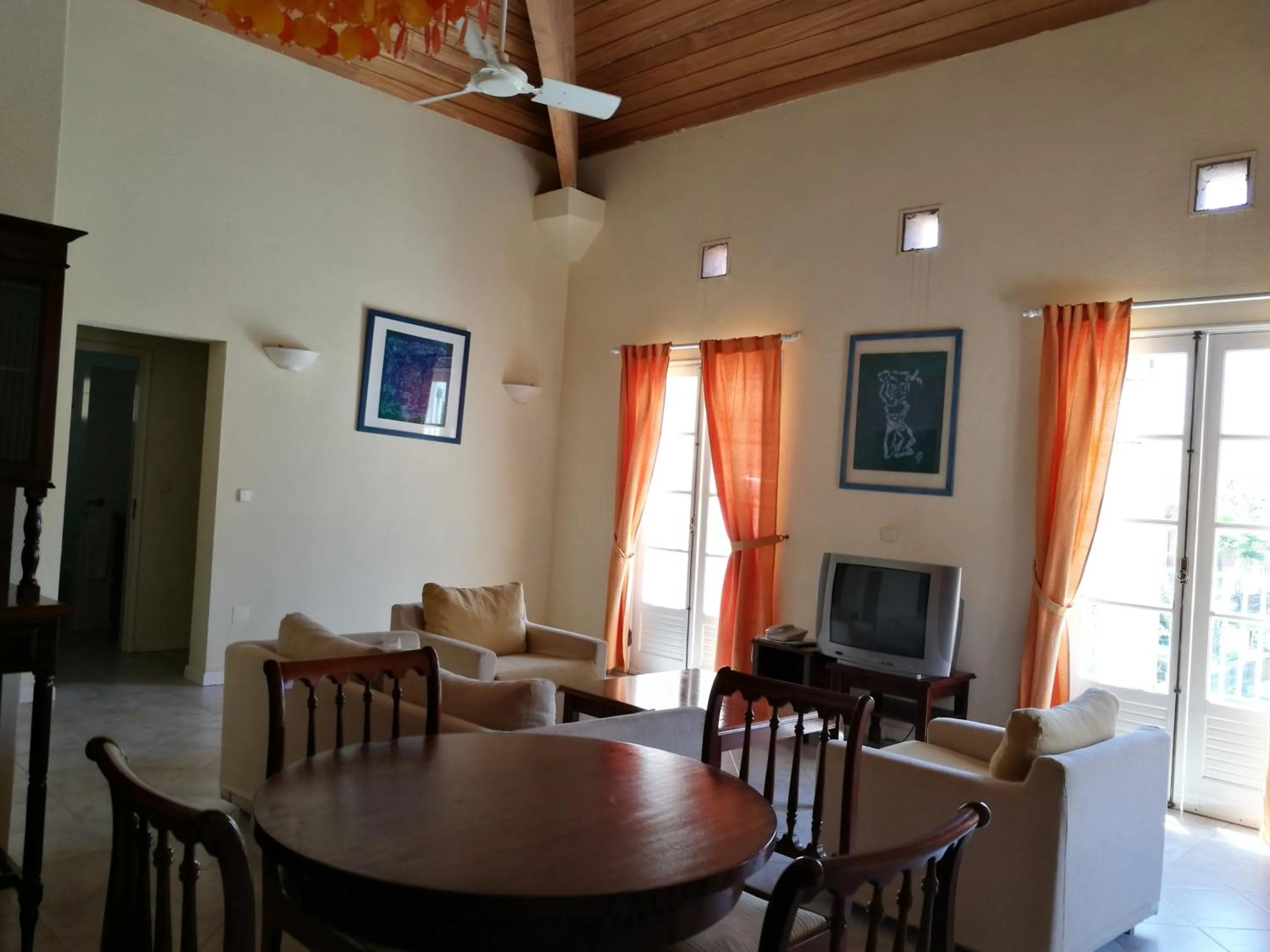 Living room in Foya Branca by Flagworld Hotels