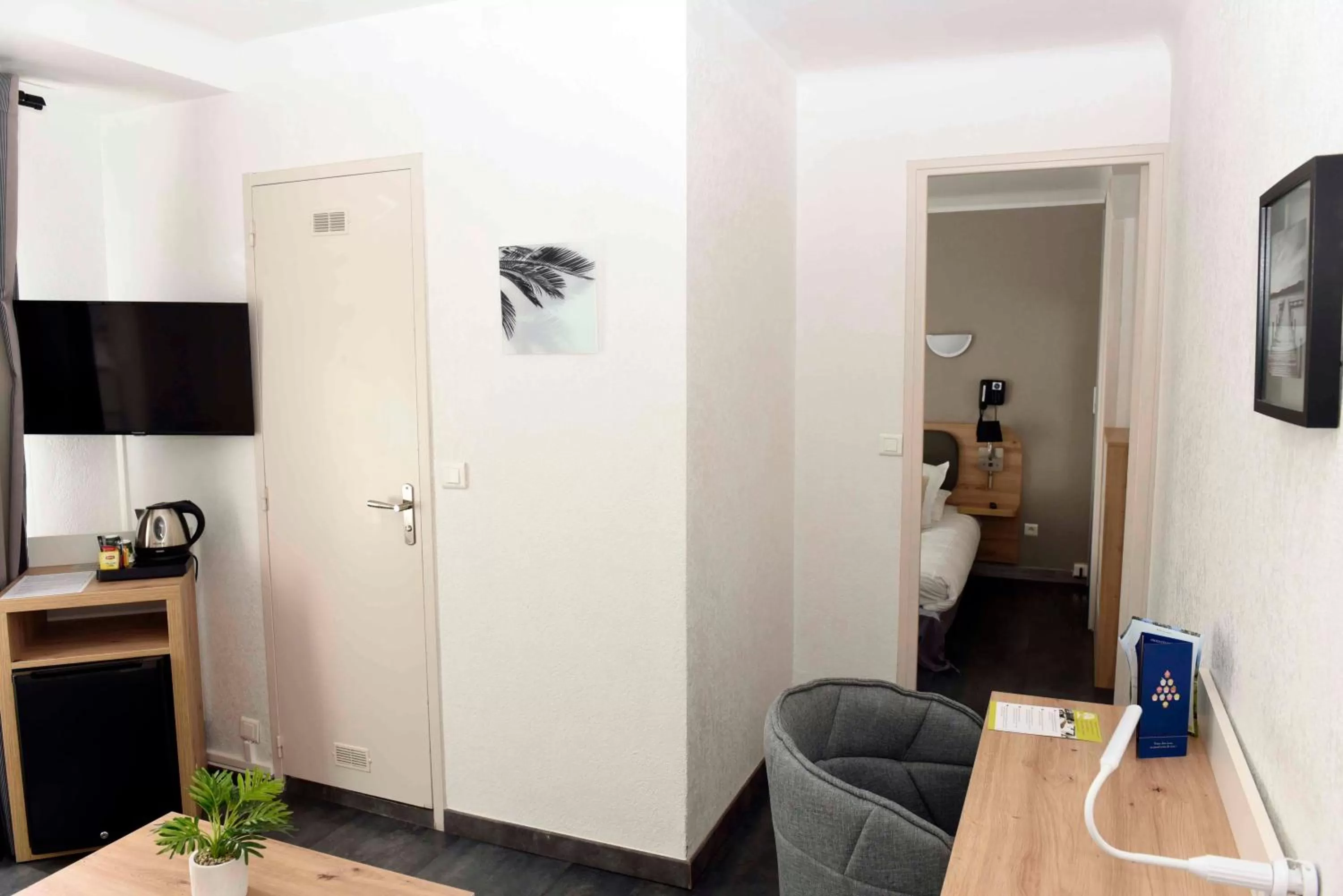 Seating area in Azur Hôtel