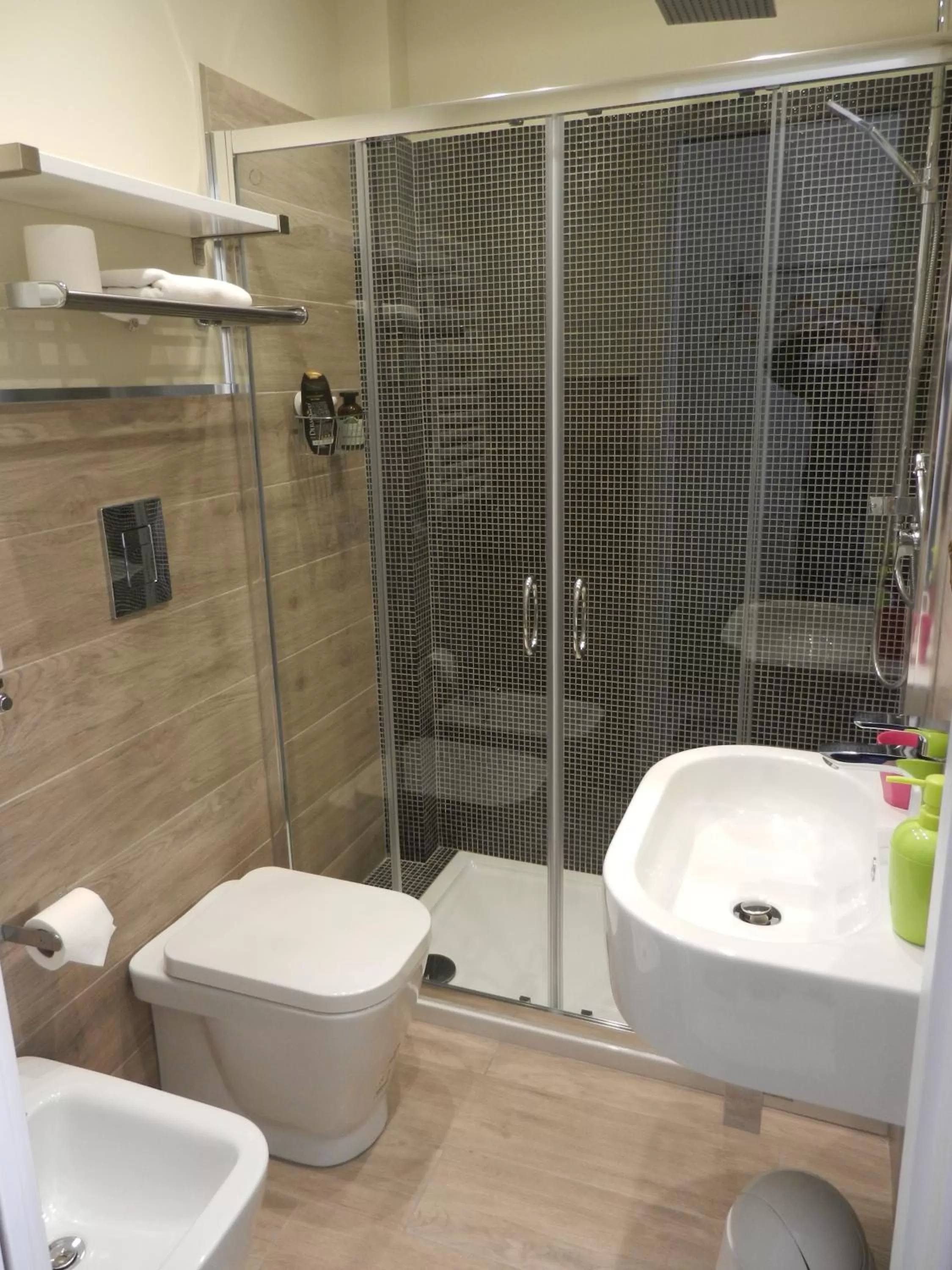 Bathroom in RossoCorallo B&B