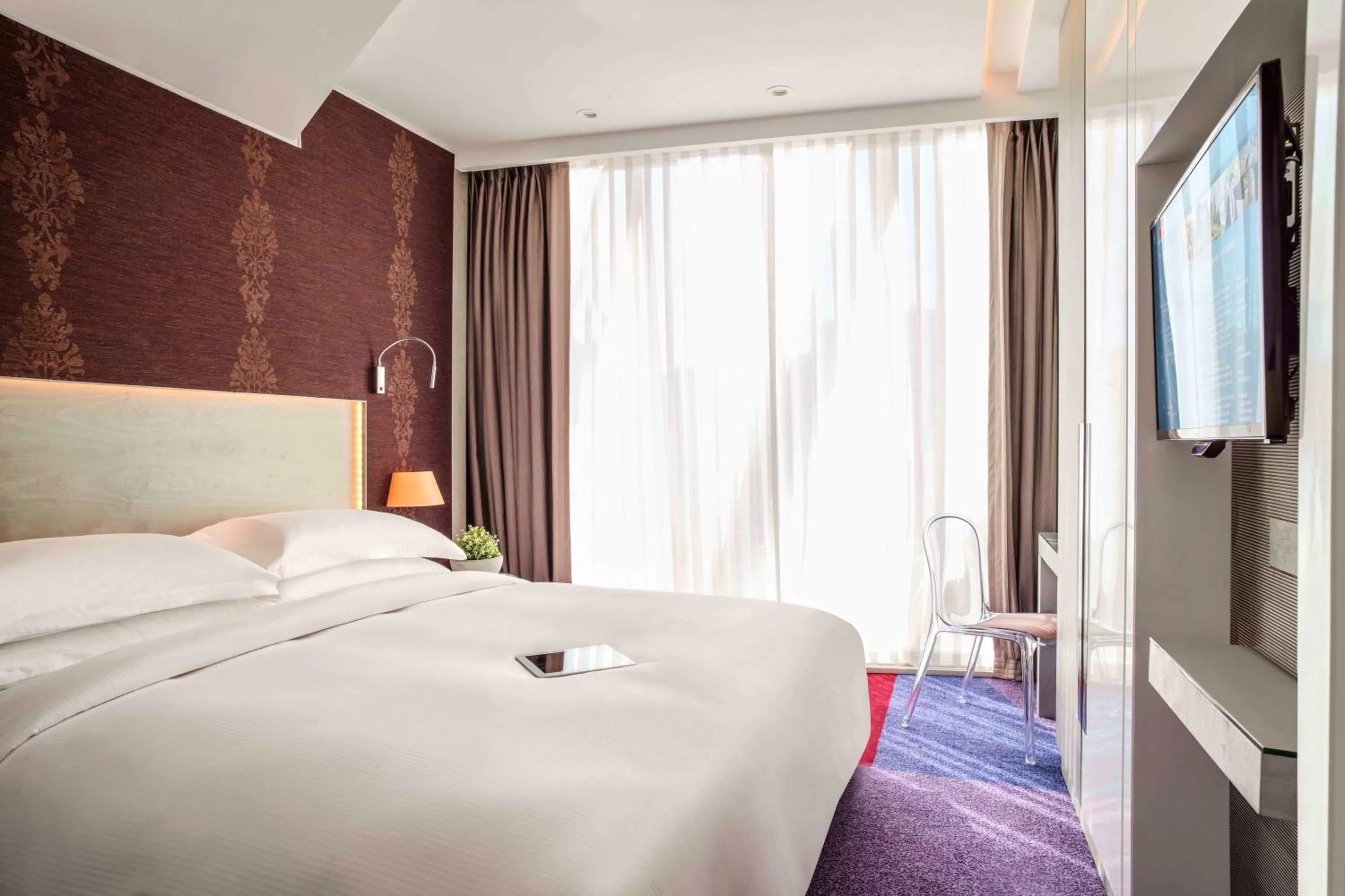 Bed in Burgu Arjaan by Rotana Istanbul Asia