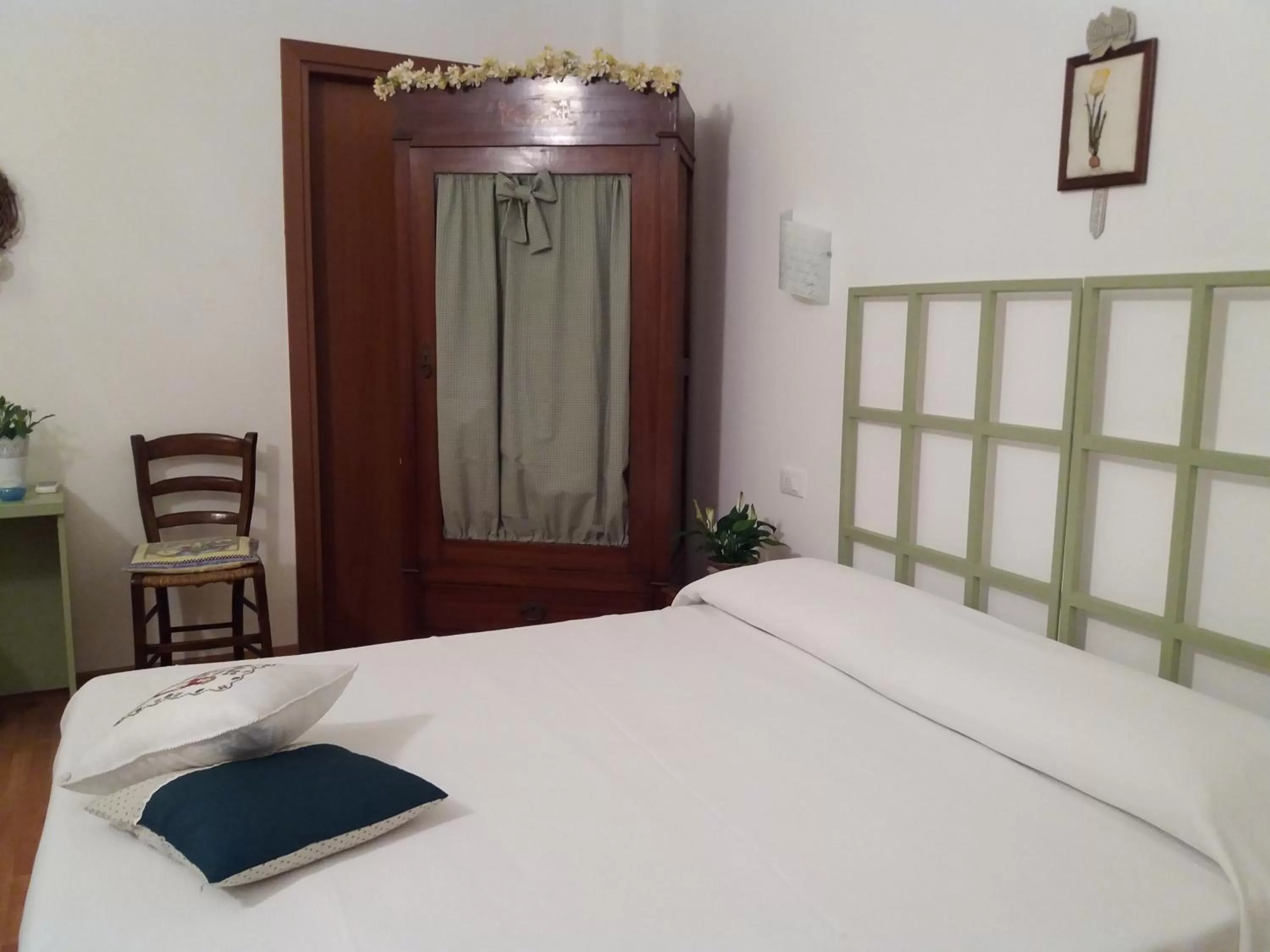 Photo of the whole room, Bed in B&B il Cortile Malpensa