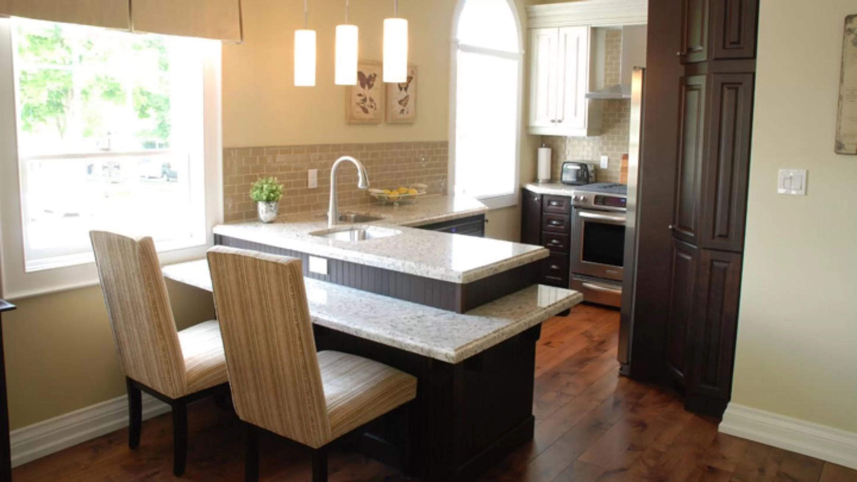 Kitchen or kitchenette in 124 on Queen Hotel & Spa