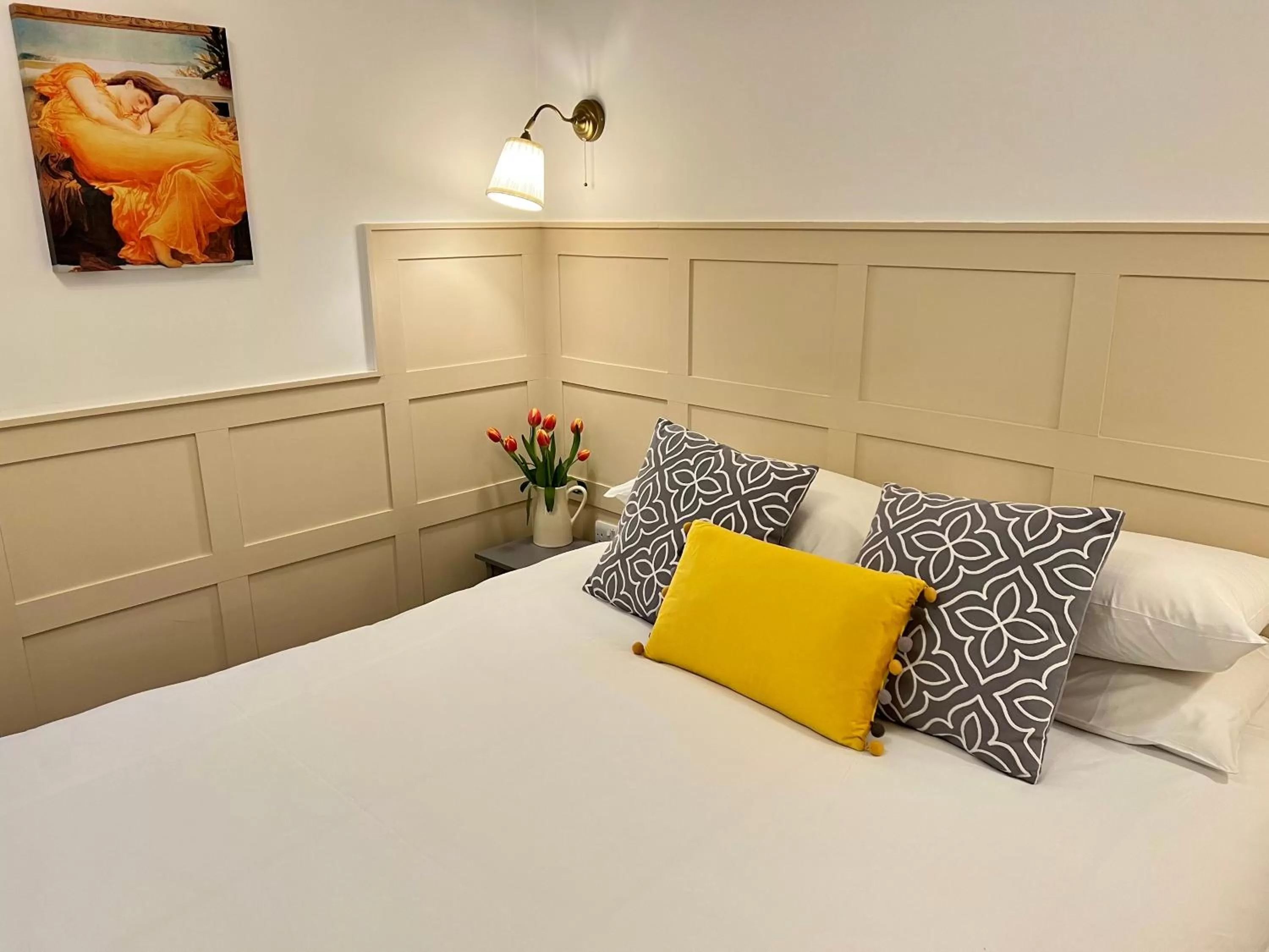 Bedroom, Bed in Ferndale Mews