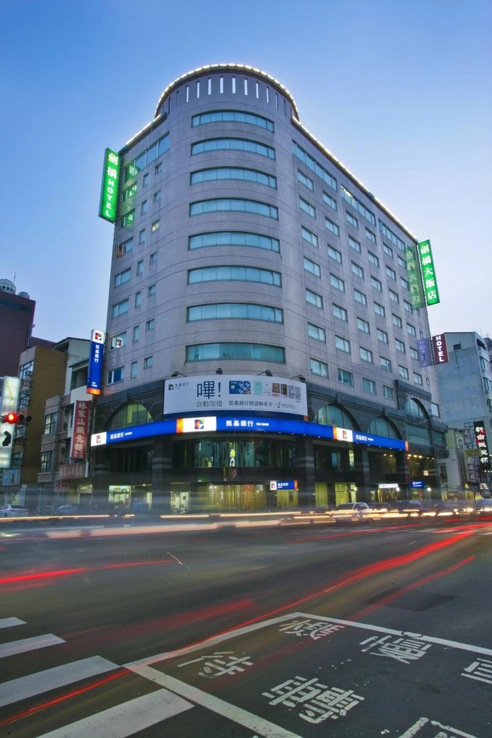 Property building in Cambridge Tainan Hotel