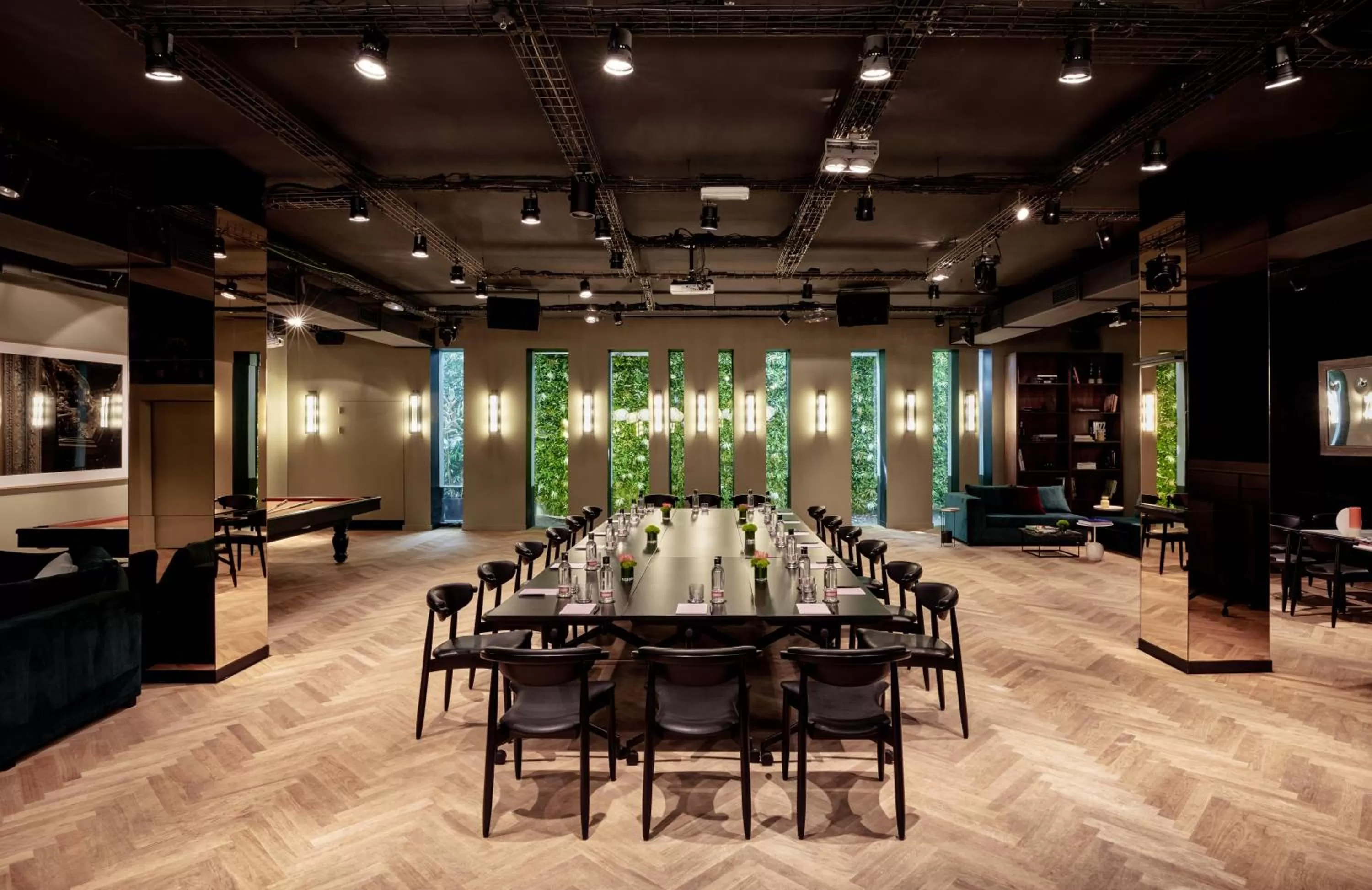 Meeting/conference room in Sir Victor Hotel, part of Sircle Collection