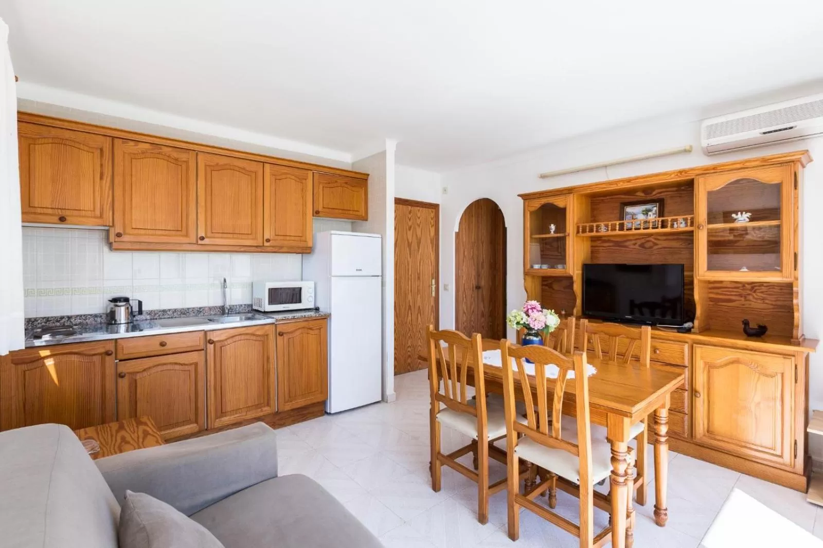 Kitchen or kitchenette, Kitchen/Kitchenette in Bella Maria Apartments