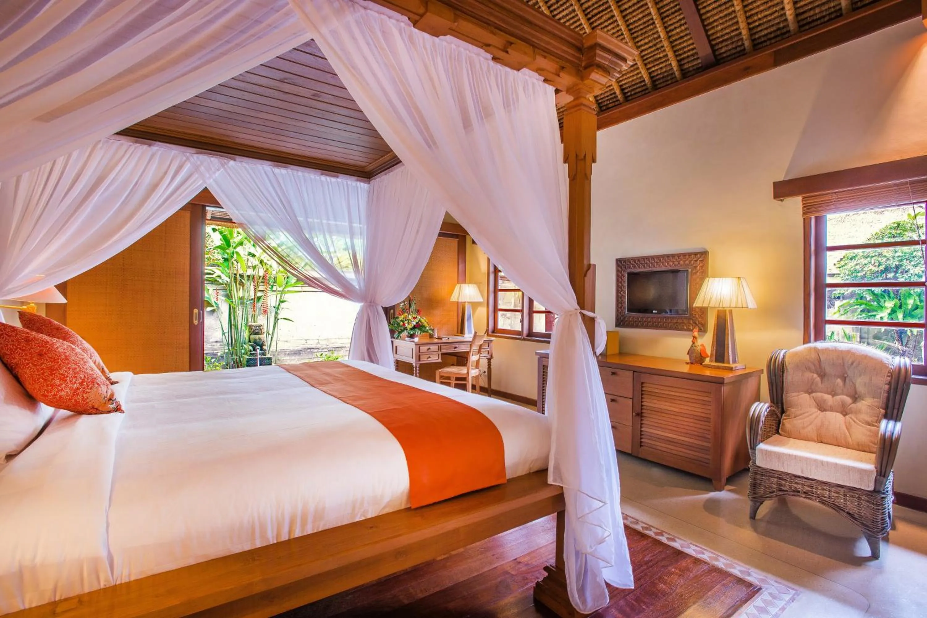 Photo of the whole room, Bed in Samhita Garden Ubud