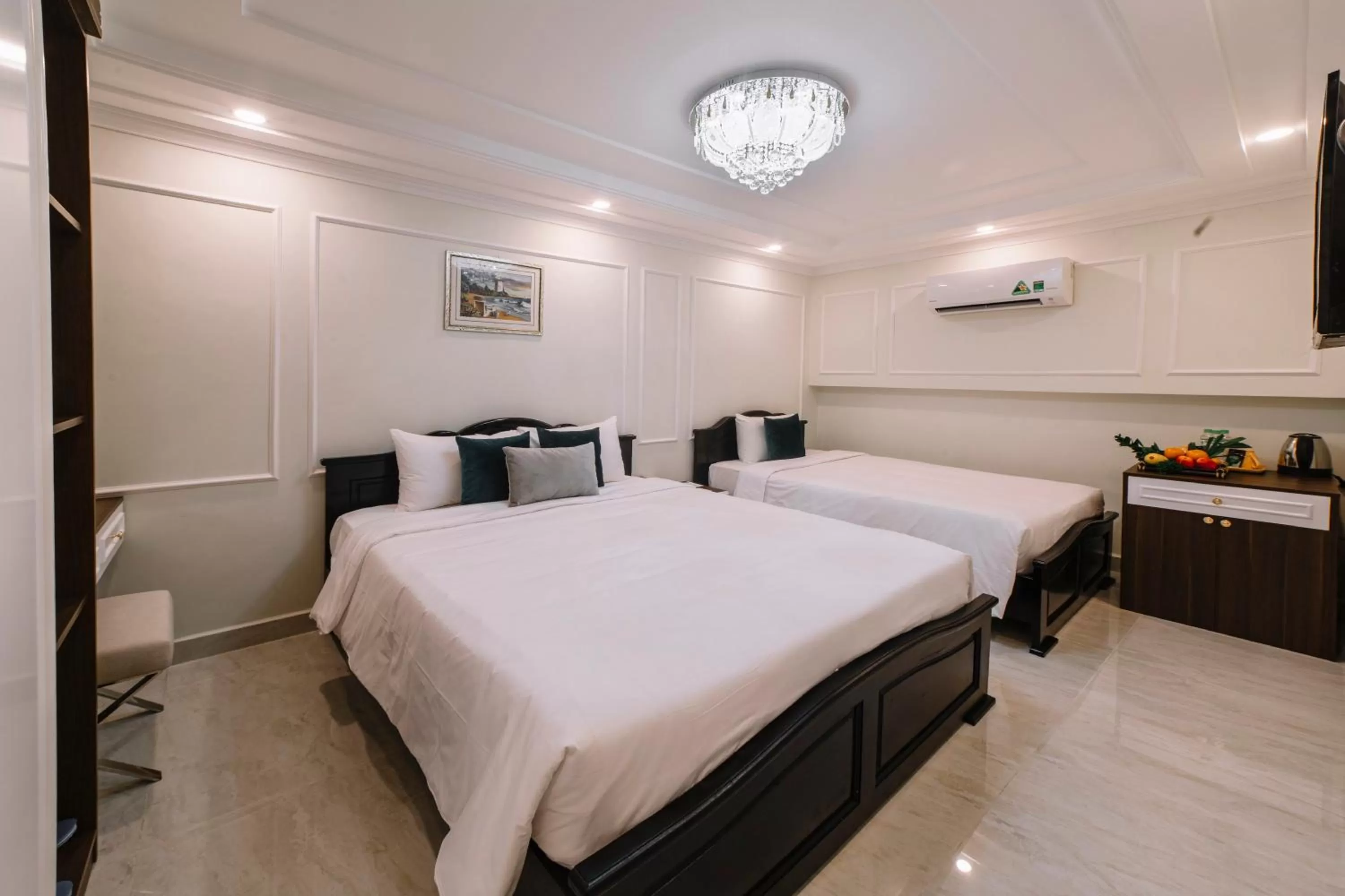 Bedroom, Bed in Saigon Hanoi Central Hotel