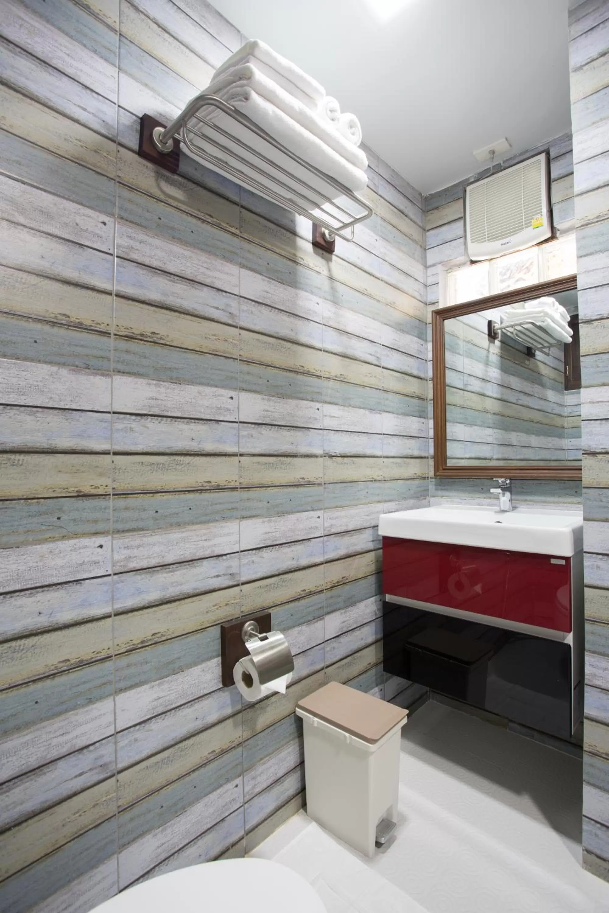 Bathroom in Night Bazaar Inn