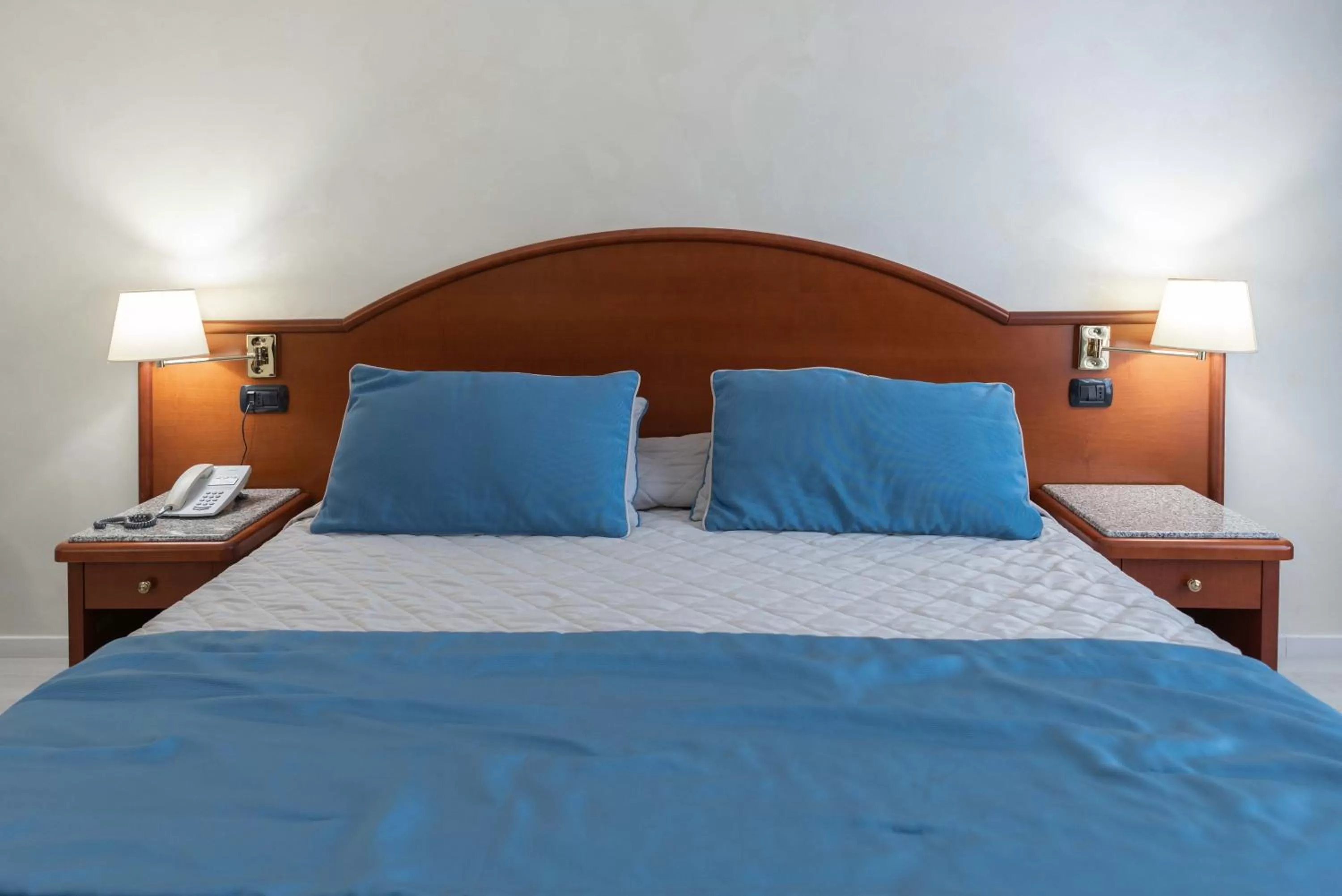 Bed in Edra Palace Hotel & Ristorante