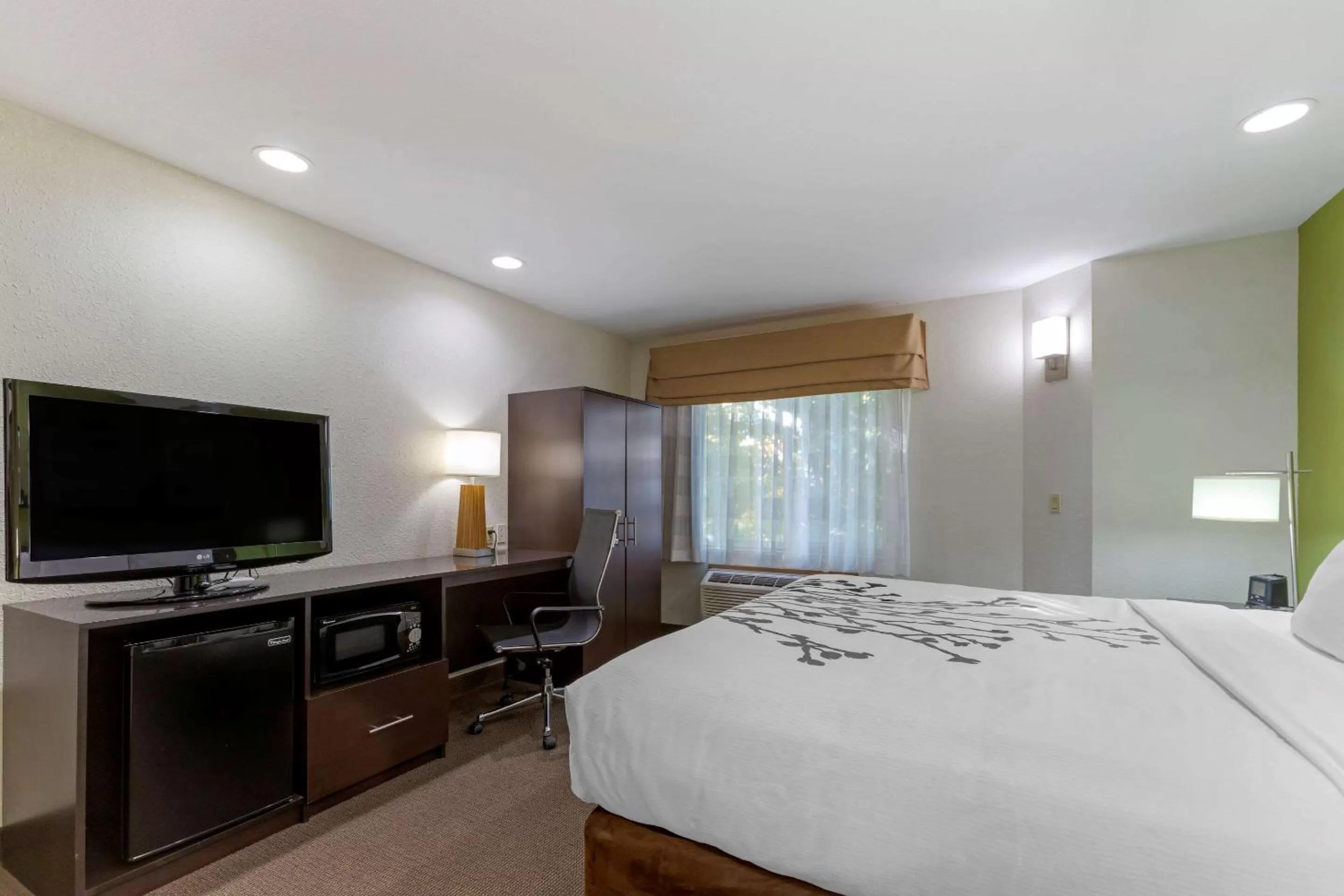 Bedroom, Bed in Sleep Inn Ontario