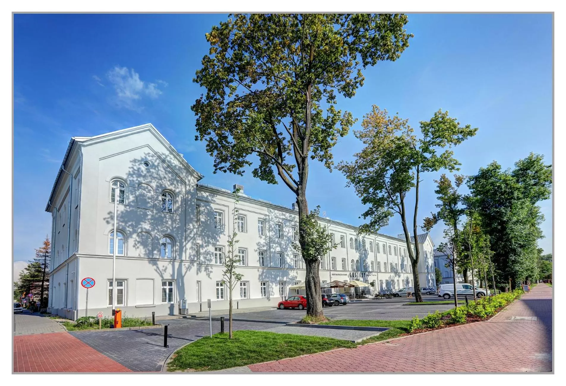 Facade/entrance in Koszary Arche Hotel