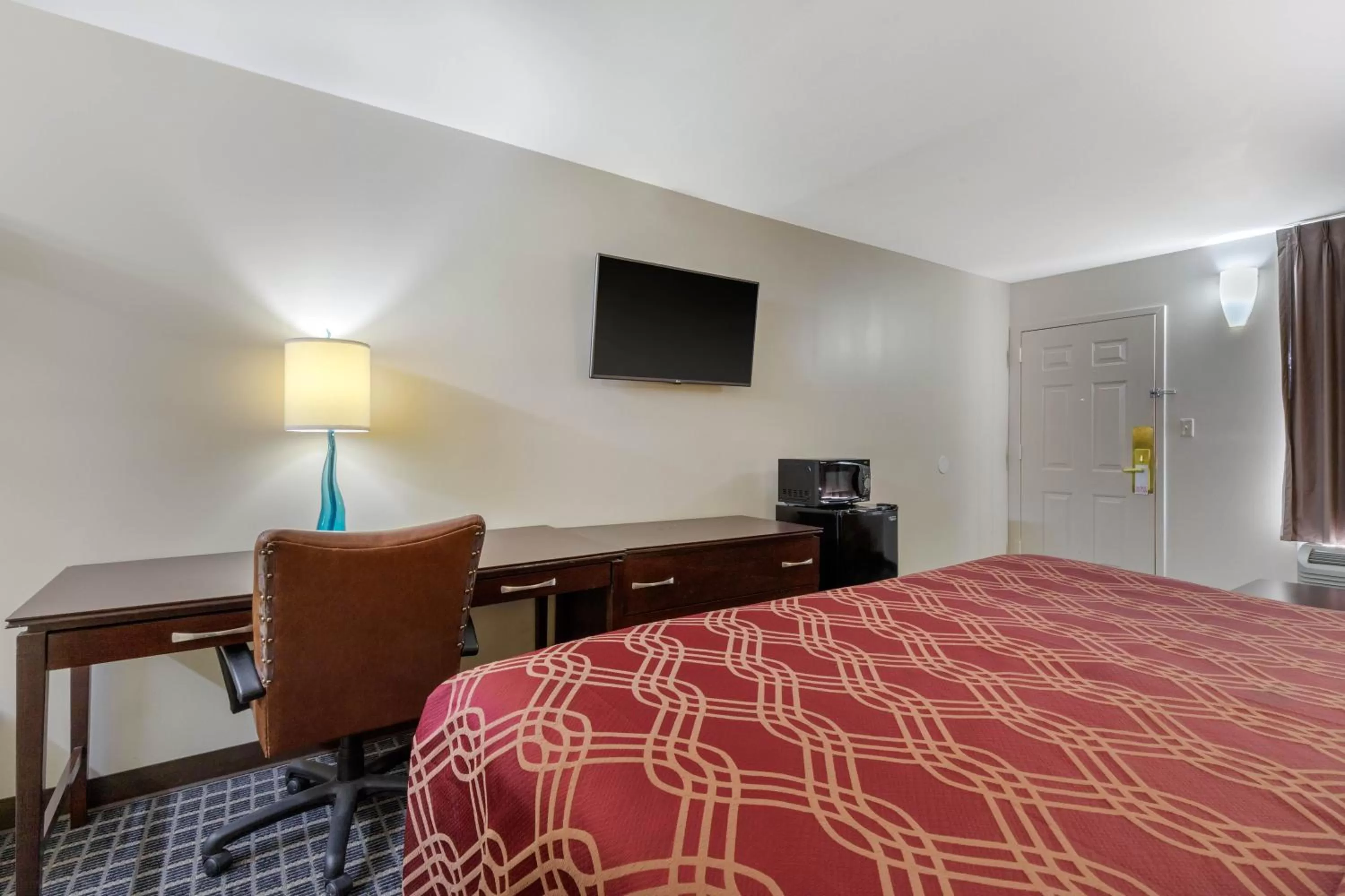 TV and multimedia, Bed in Econo Lodge Gaffney