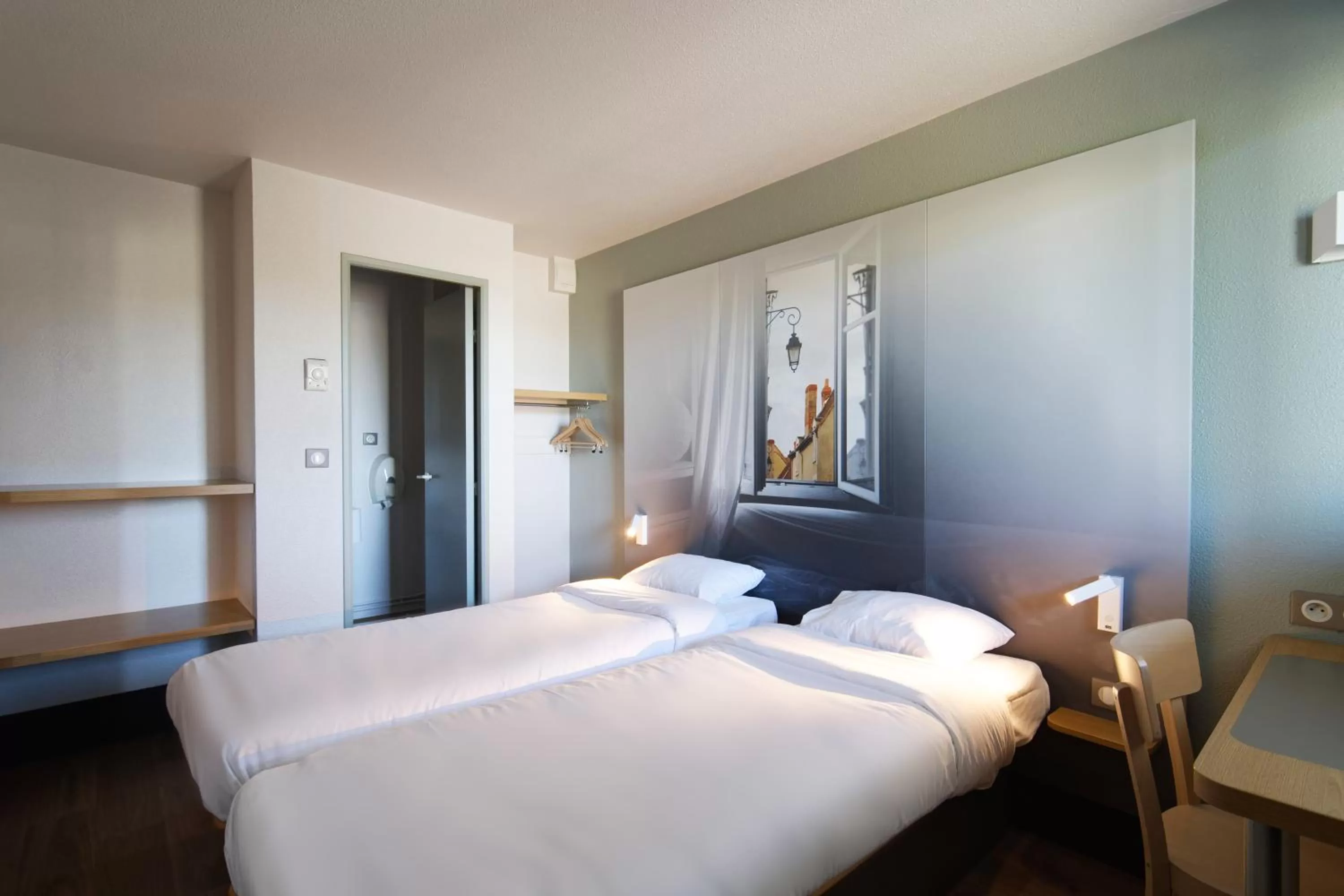 Bedroom, Bed in B&B HOTEL CHATEAUROUX Aéroport