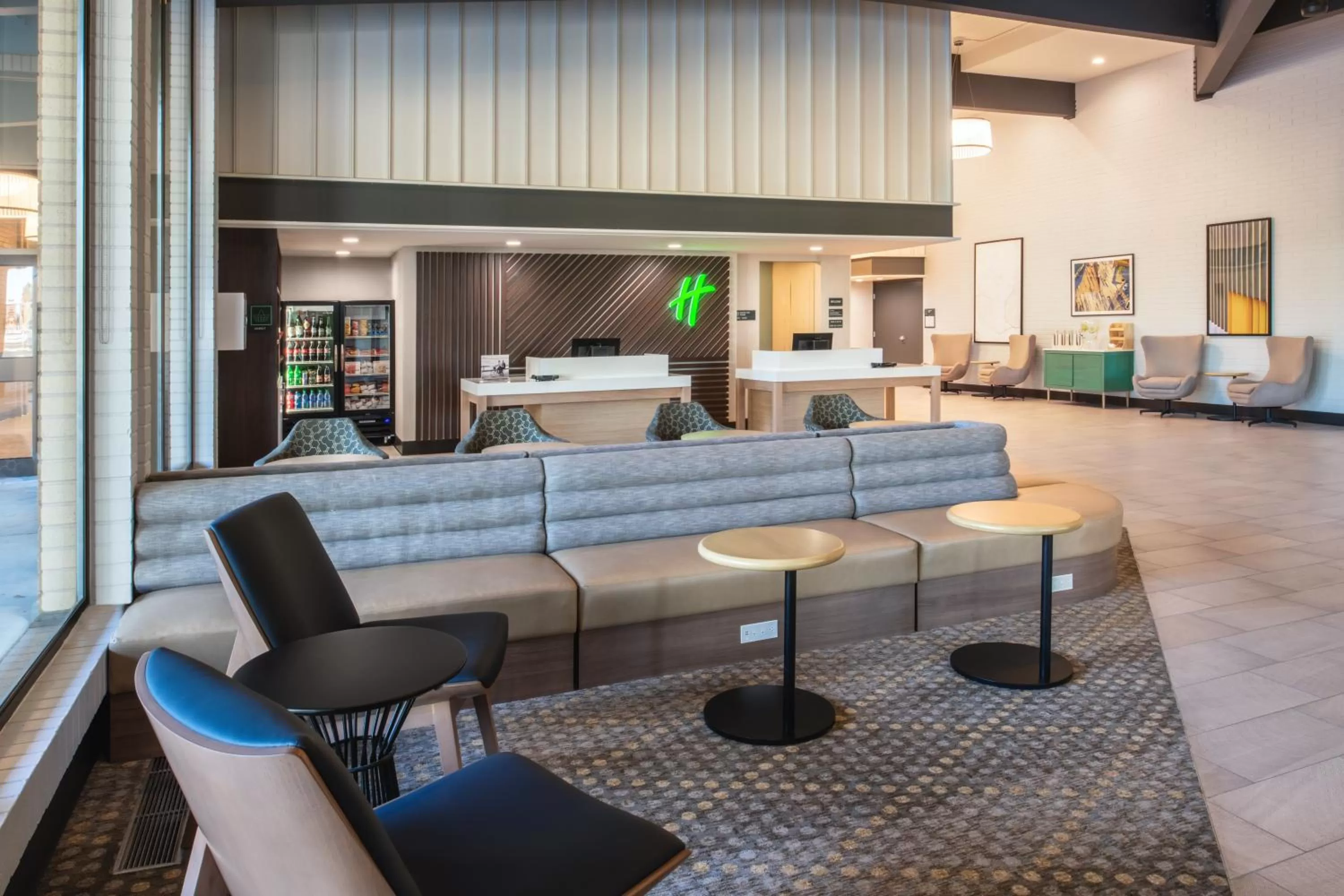 Property building in Holiday Inn Richland on the River by IHG