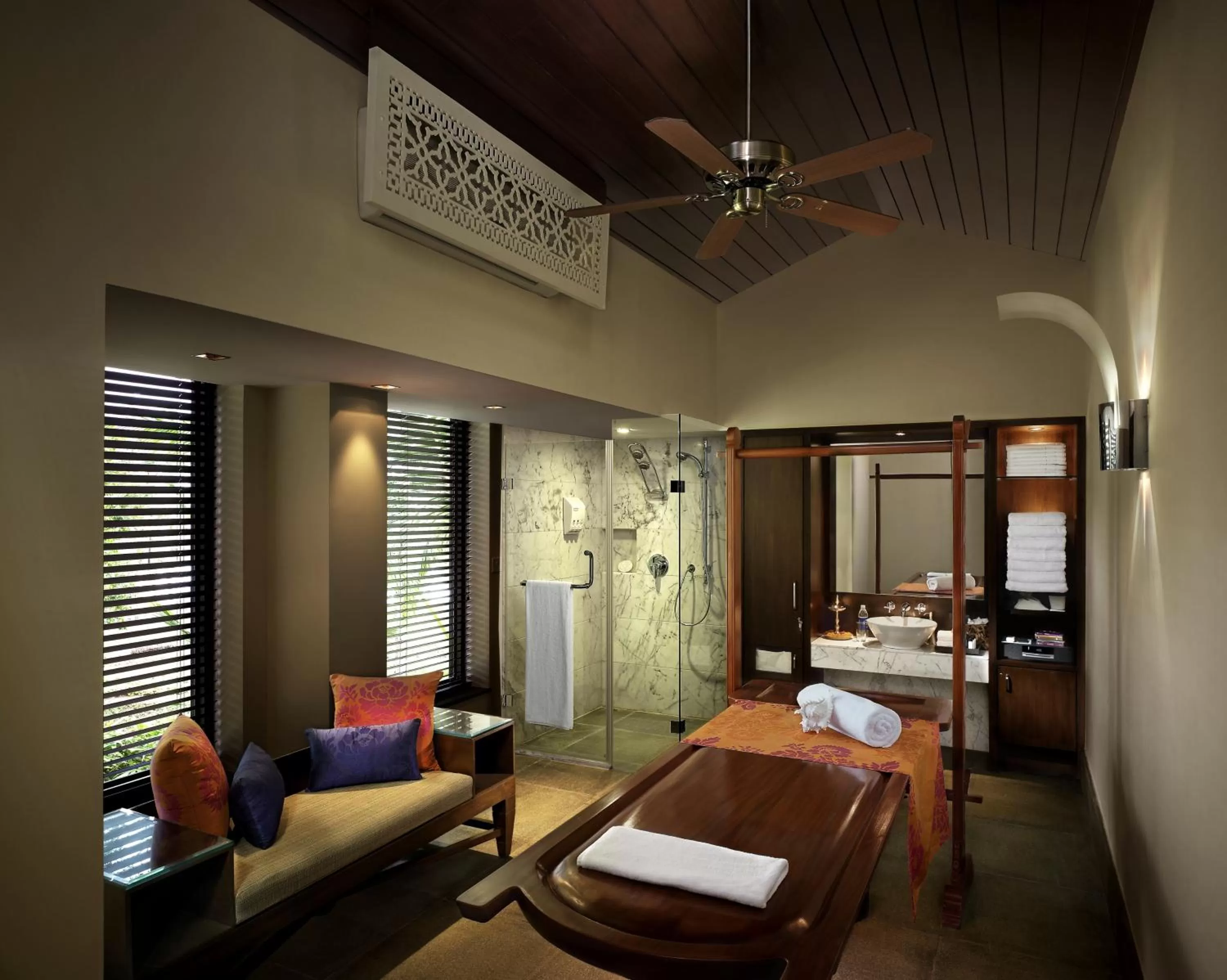Spa and wellness centre/facilities, Bed in The Leela Kovalam, A Raviz Hotel