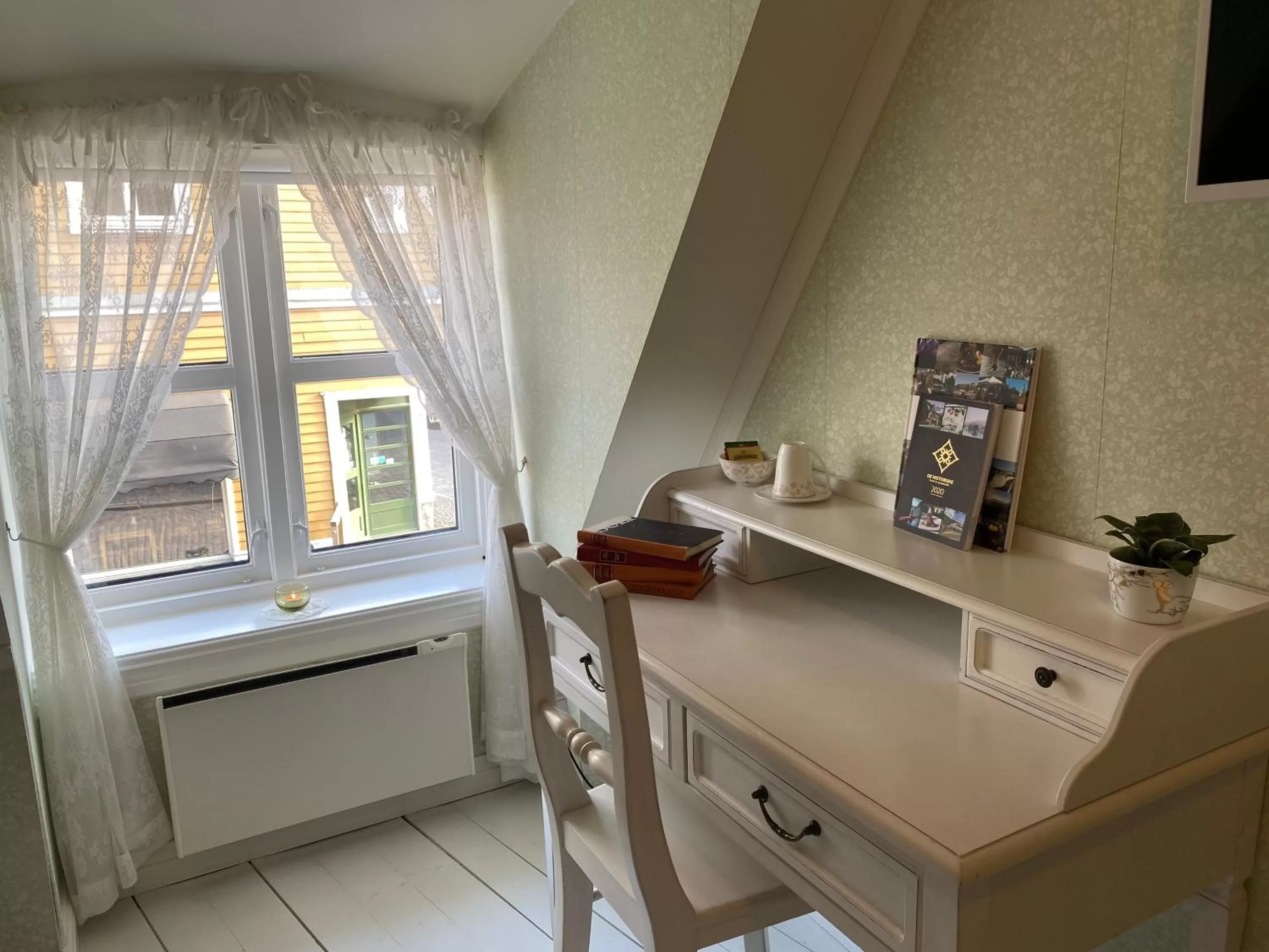 Photo of the whole room in Gamlebyen Hotell - Fredrikstad