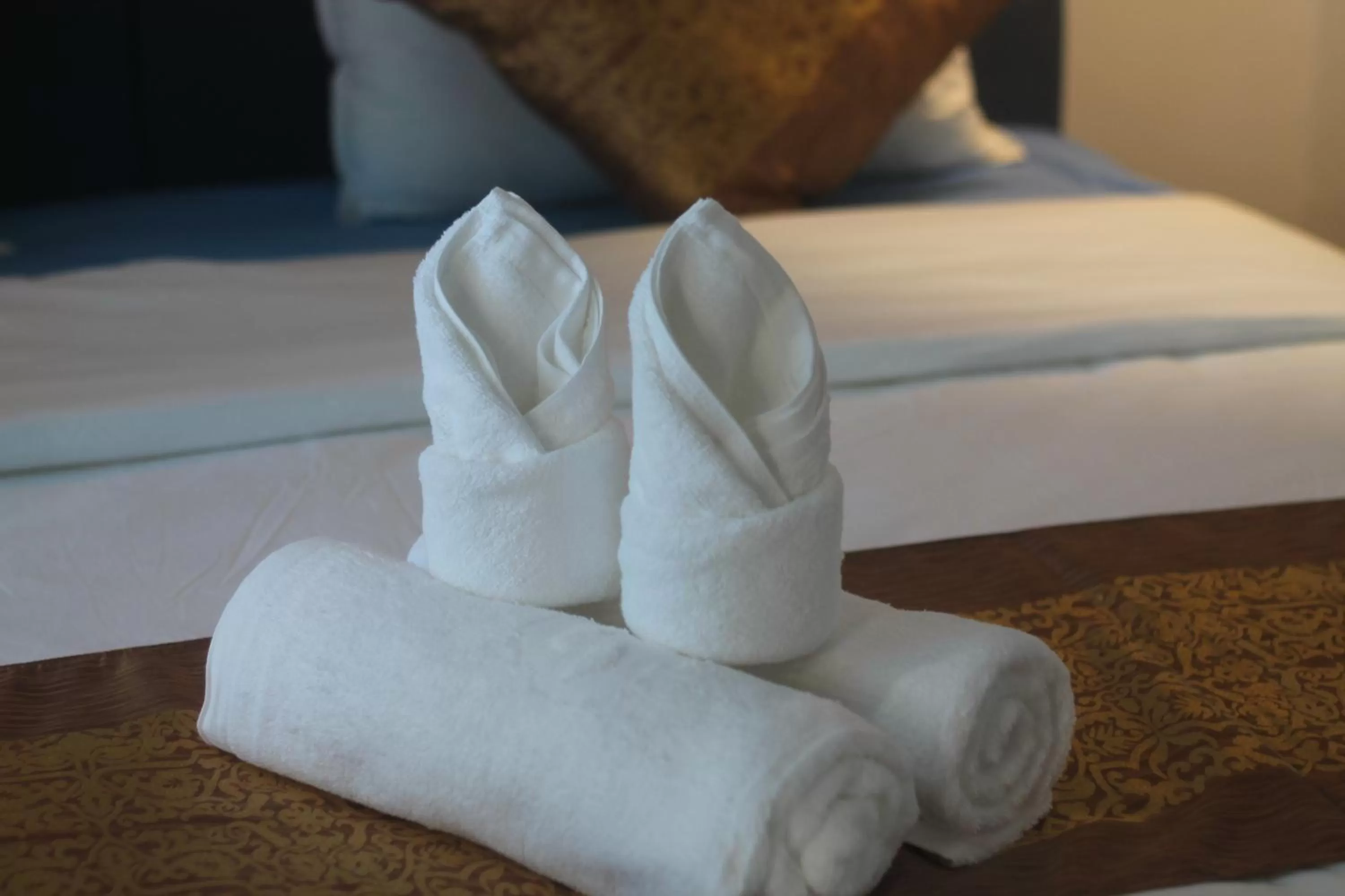 Bedroom, Bed in Benny's City Hotel