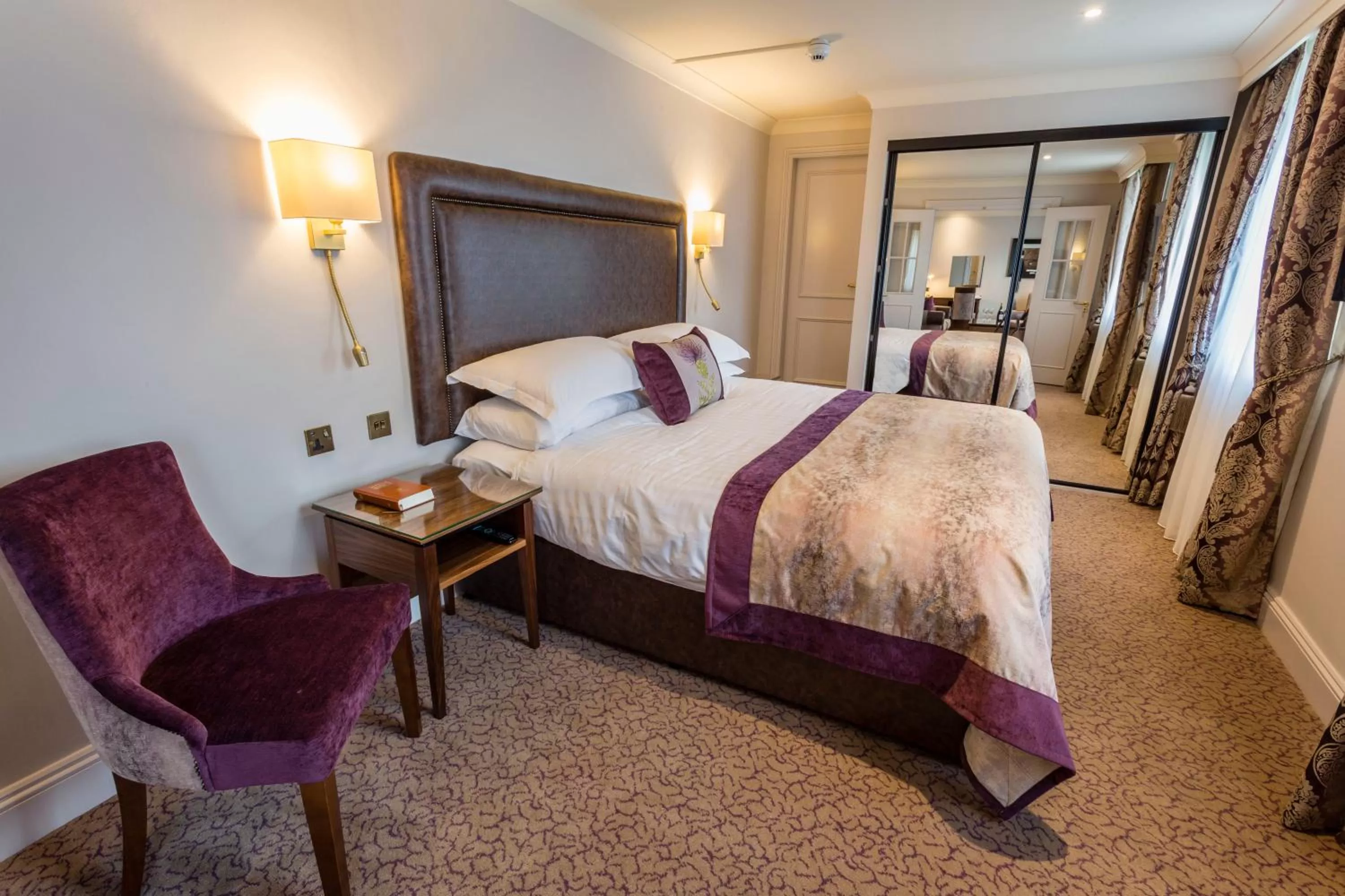 Deluxe Suite in Swan's Nest Hotel