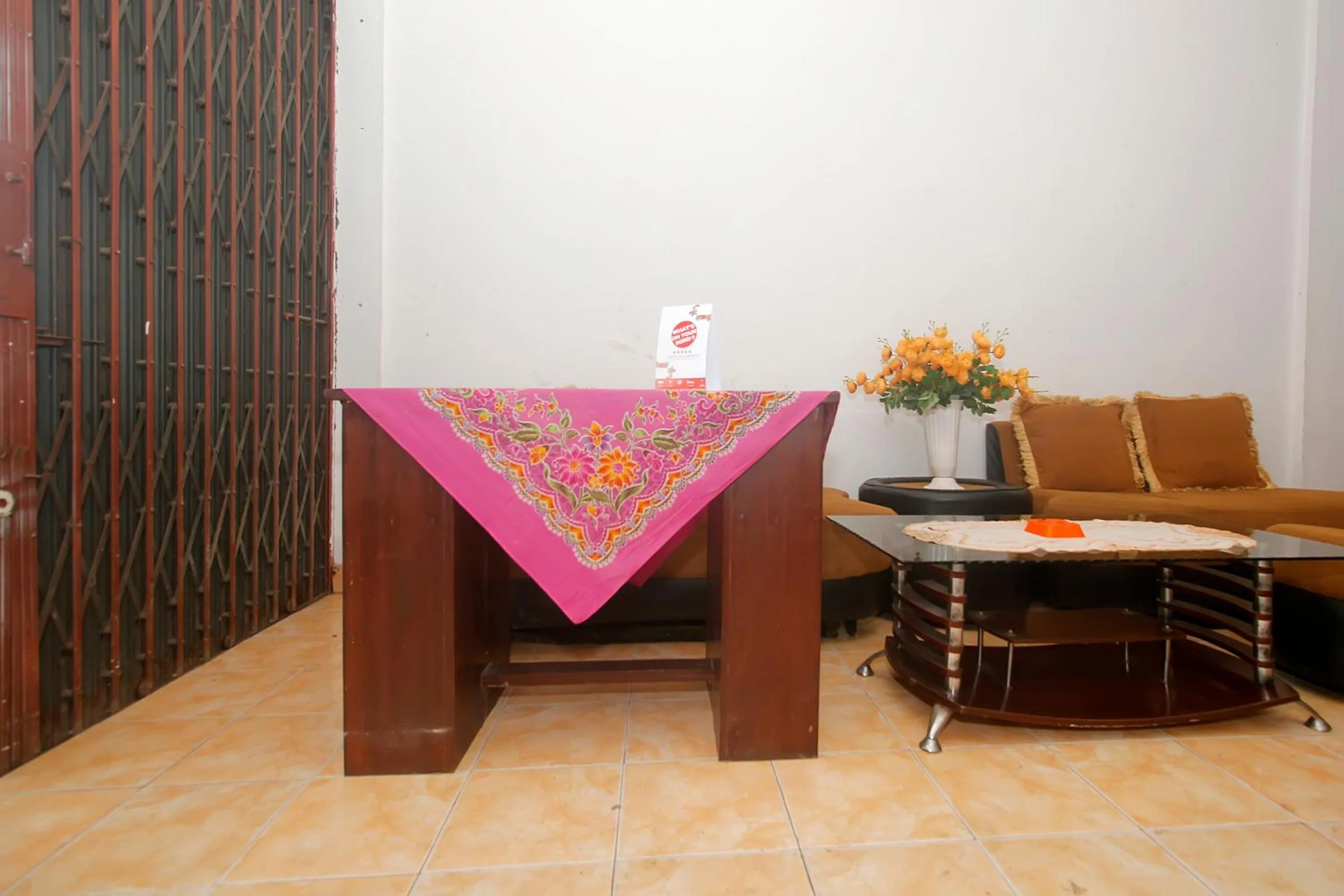 Lobby or reception in Hotel O Jasmine Kost Syariah