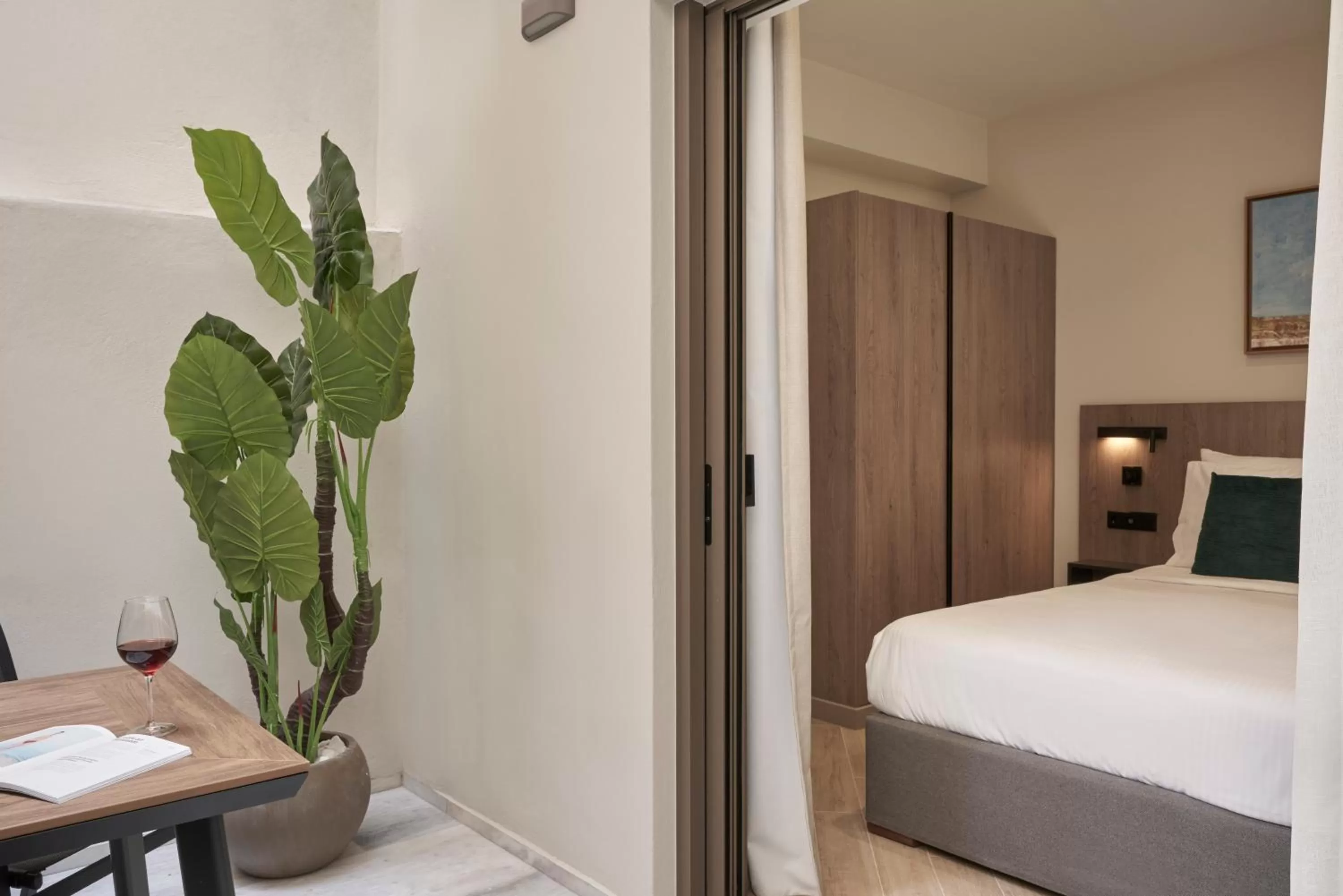 Bed in Hestia - Asklipiou 61