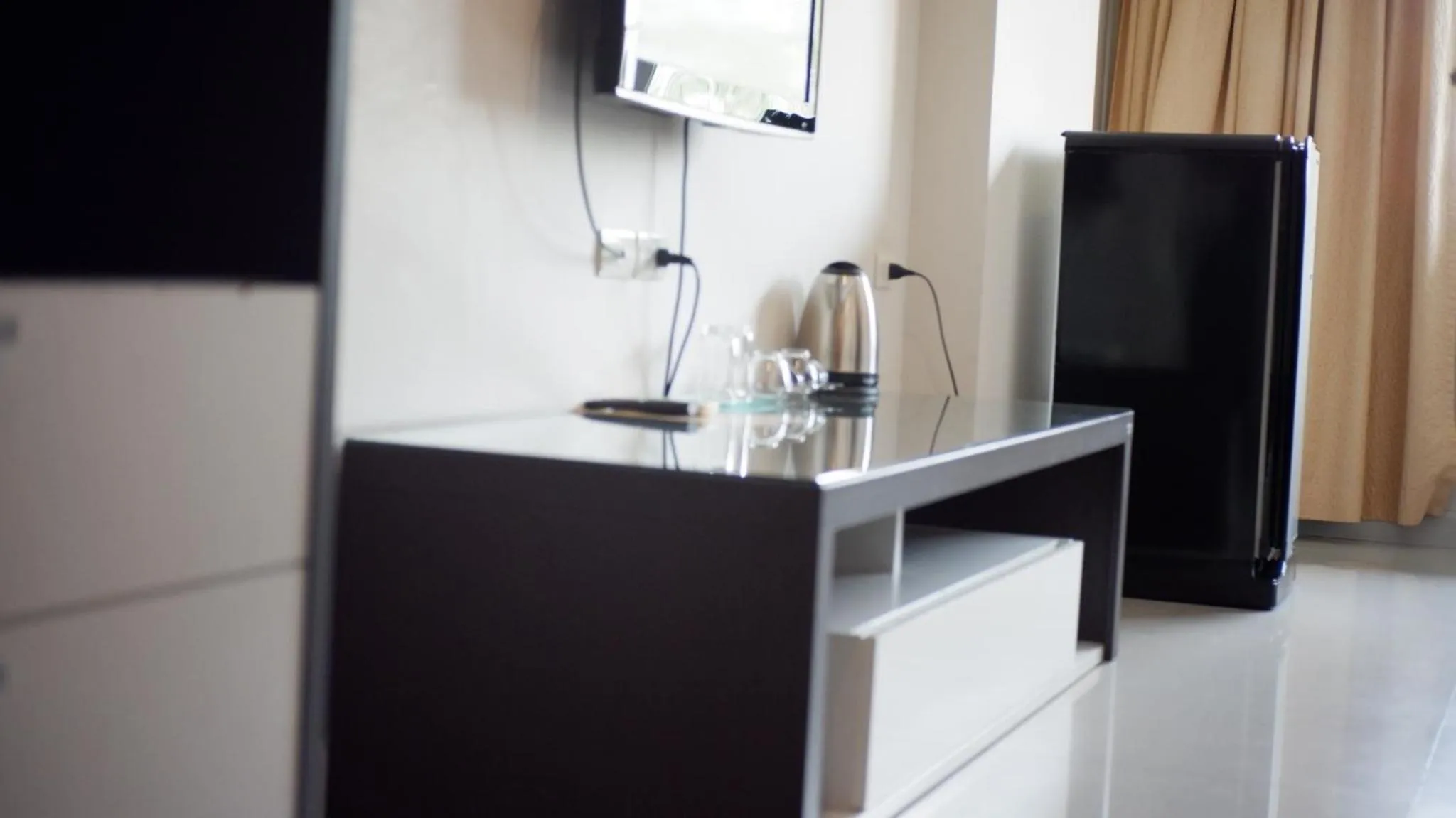 oven, TV/Entertainment Center in 14 Living