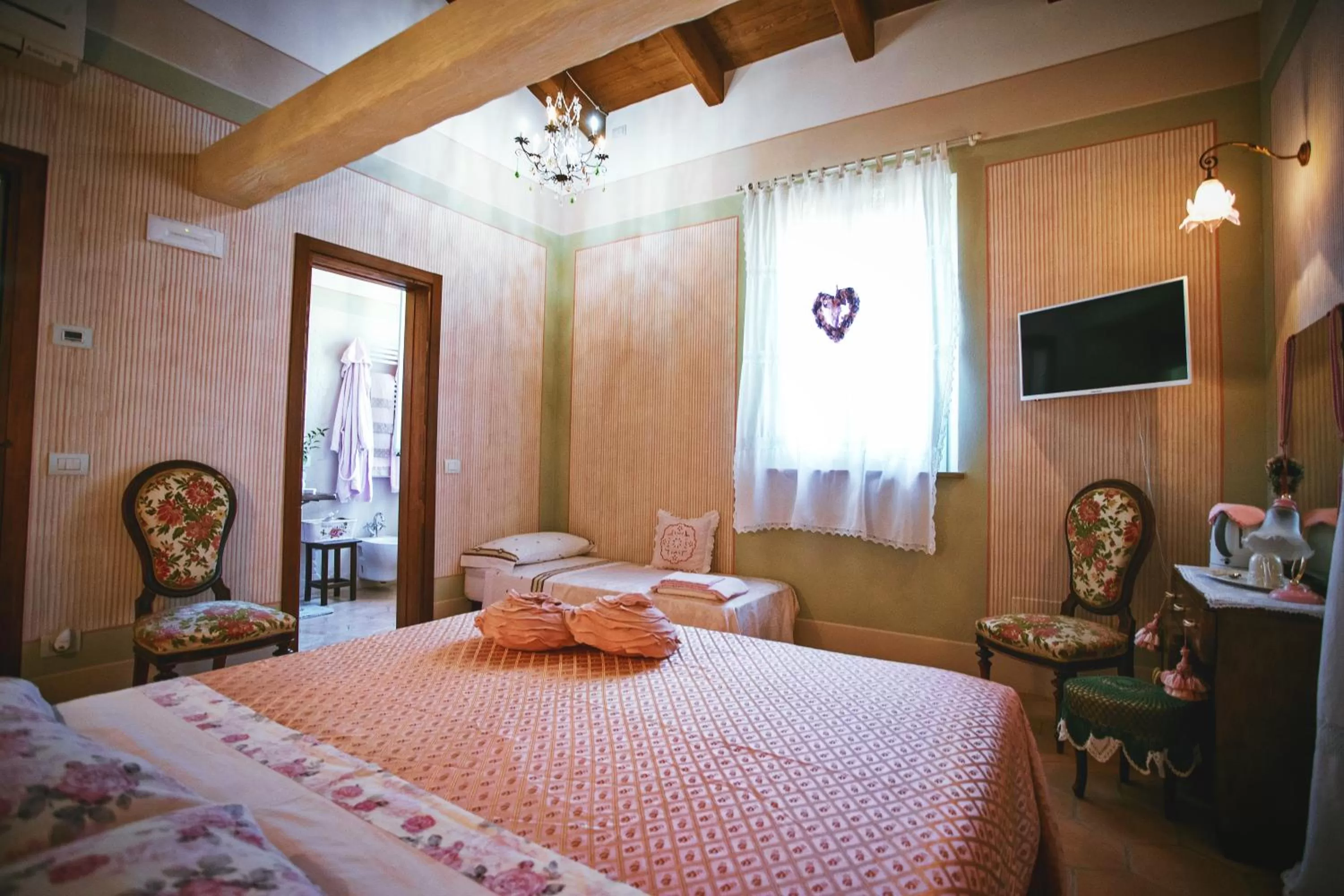 Bed in Locanda Antico Casale Cesenatico