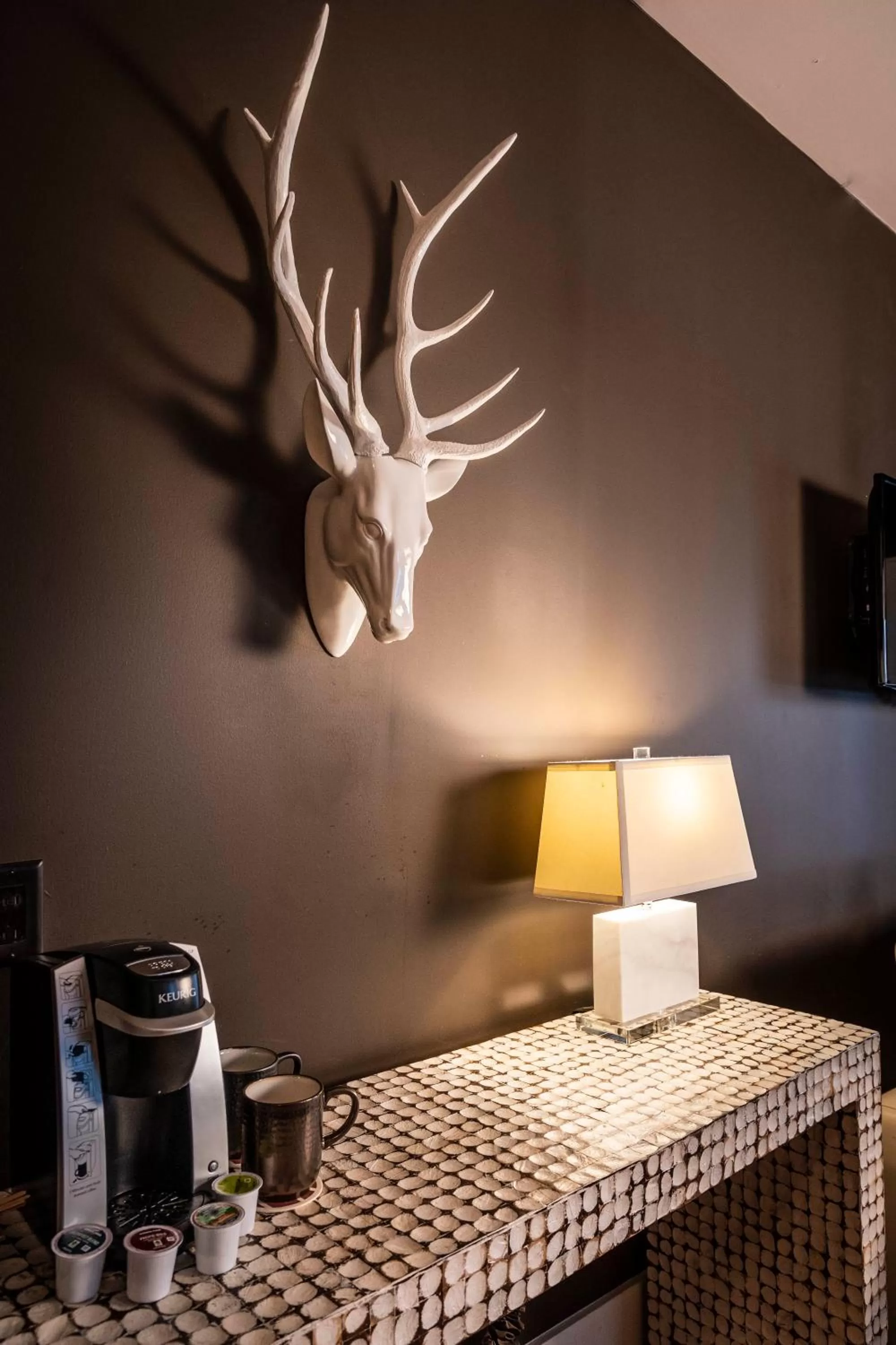 Coffee/tea facilities in Hotel Broad Ripple
