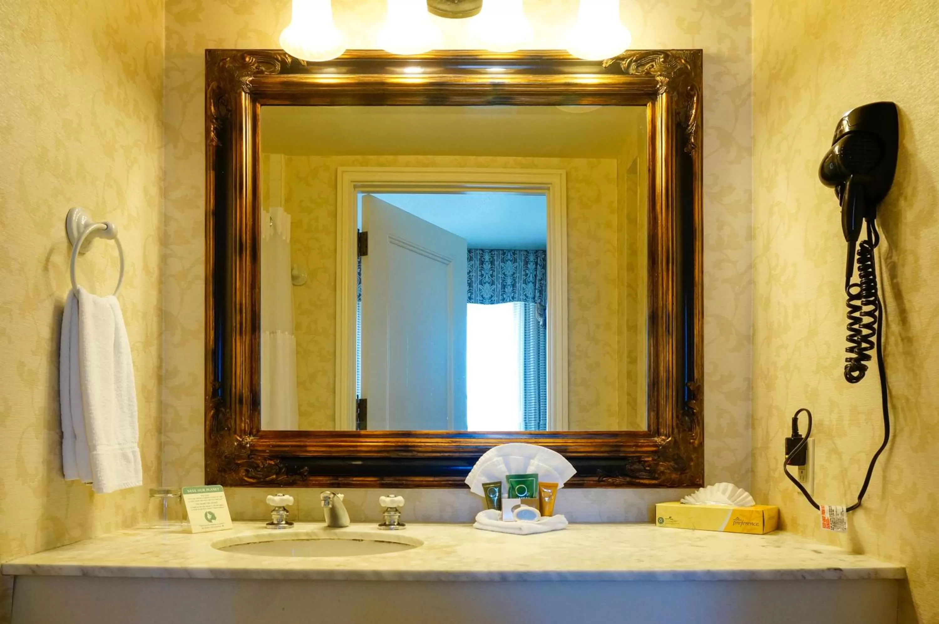 Bathroom in Gaslamp Plaza Suites