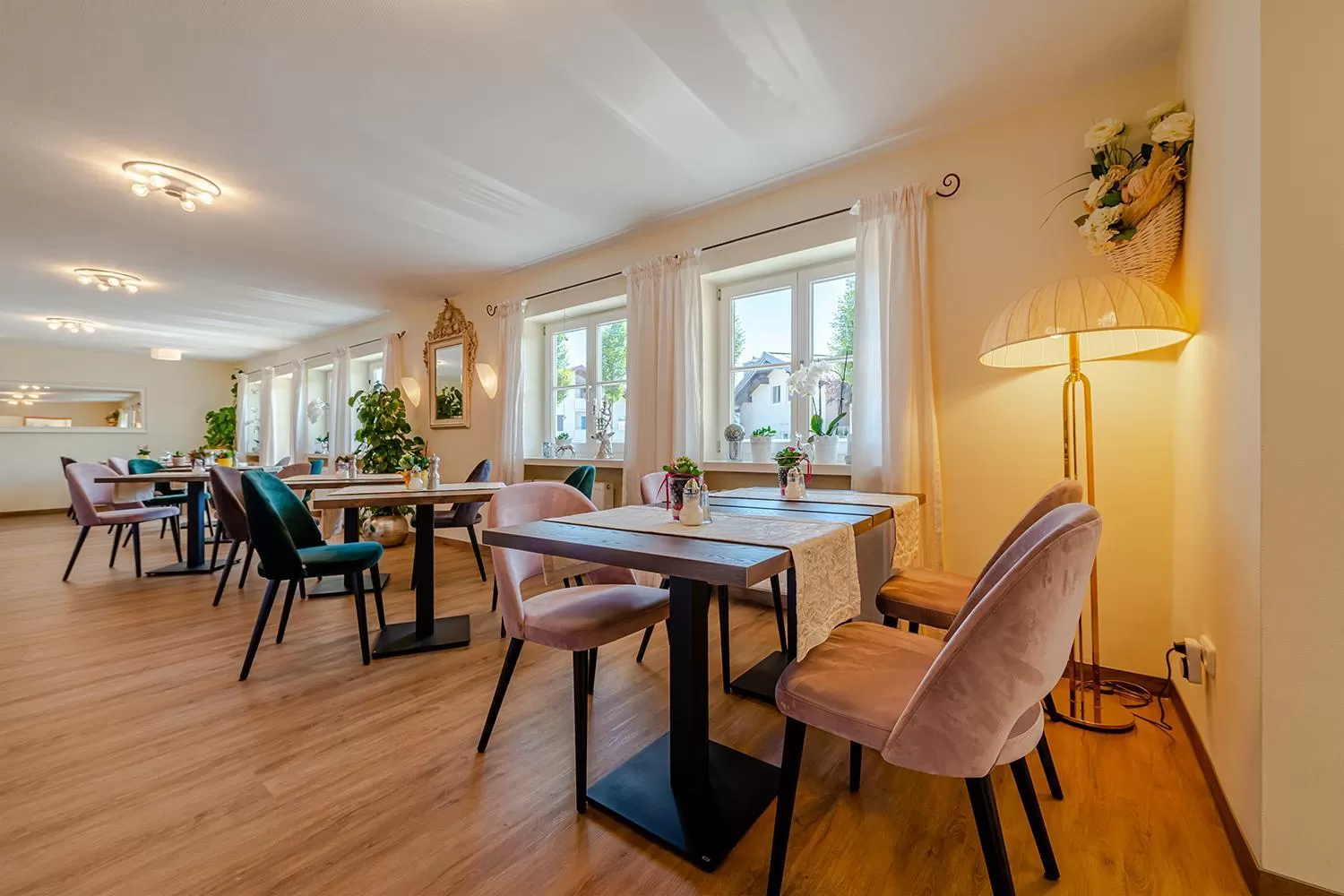 Restaurant/places to eat in Hotel Neudeck