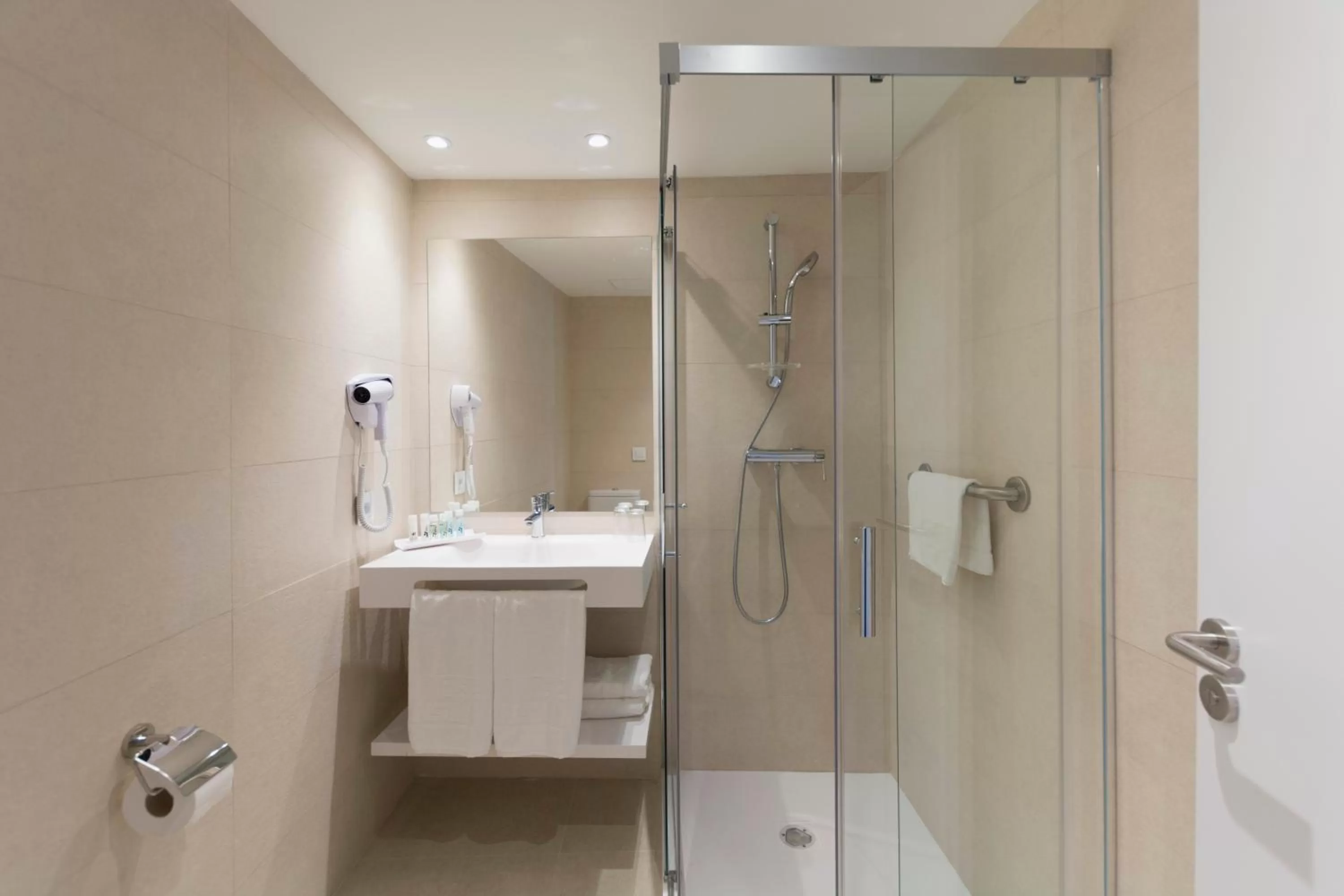 Bathroom in HSM Linda Playa