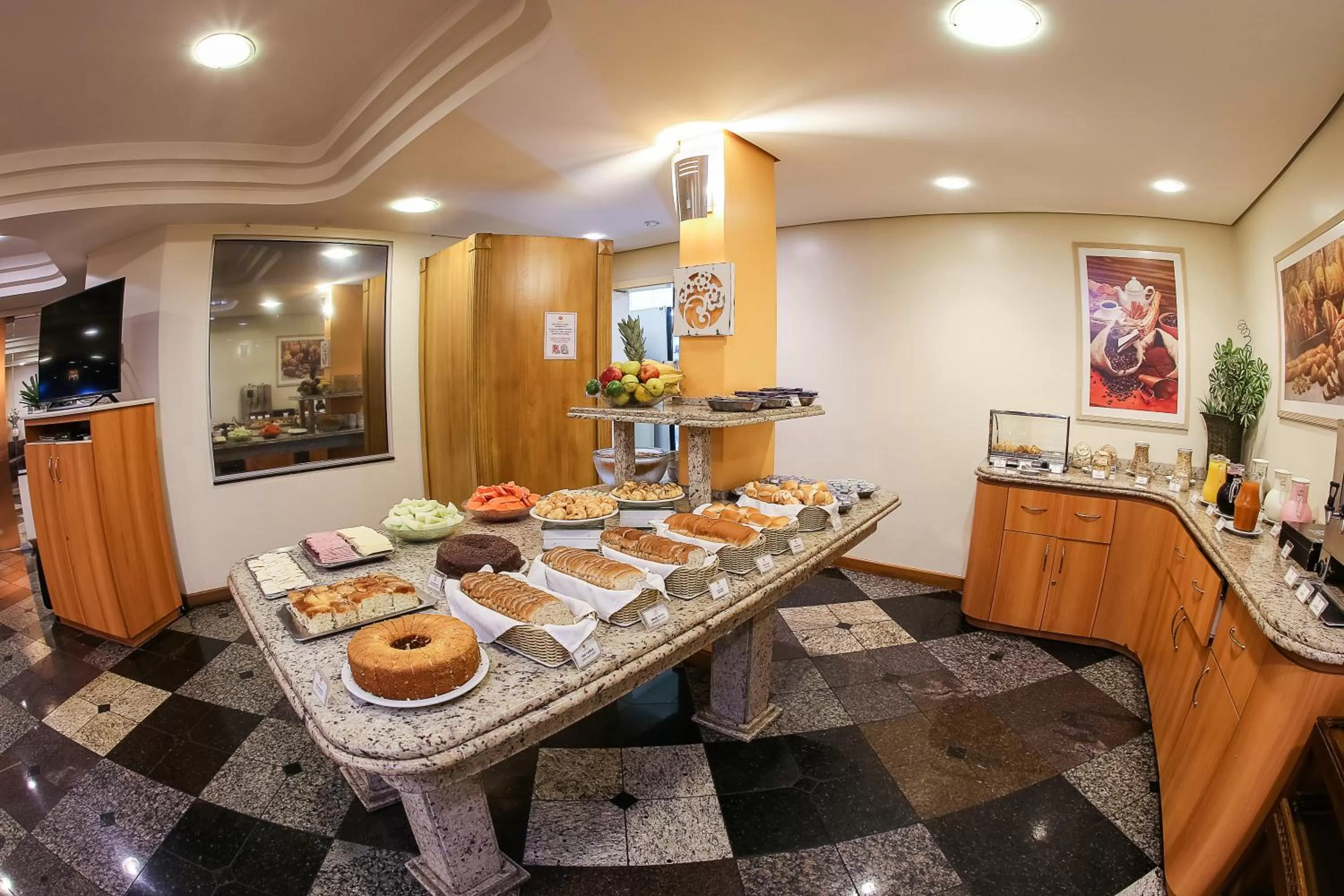 American breakfast in Hotel Metropolitan Canoas