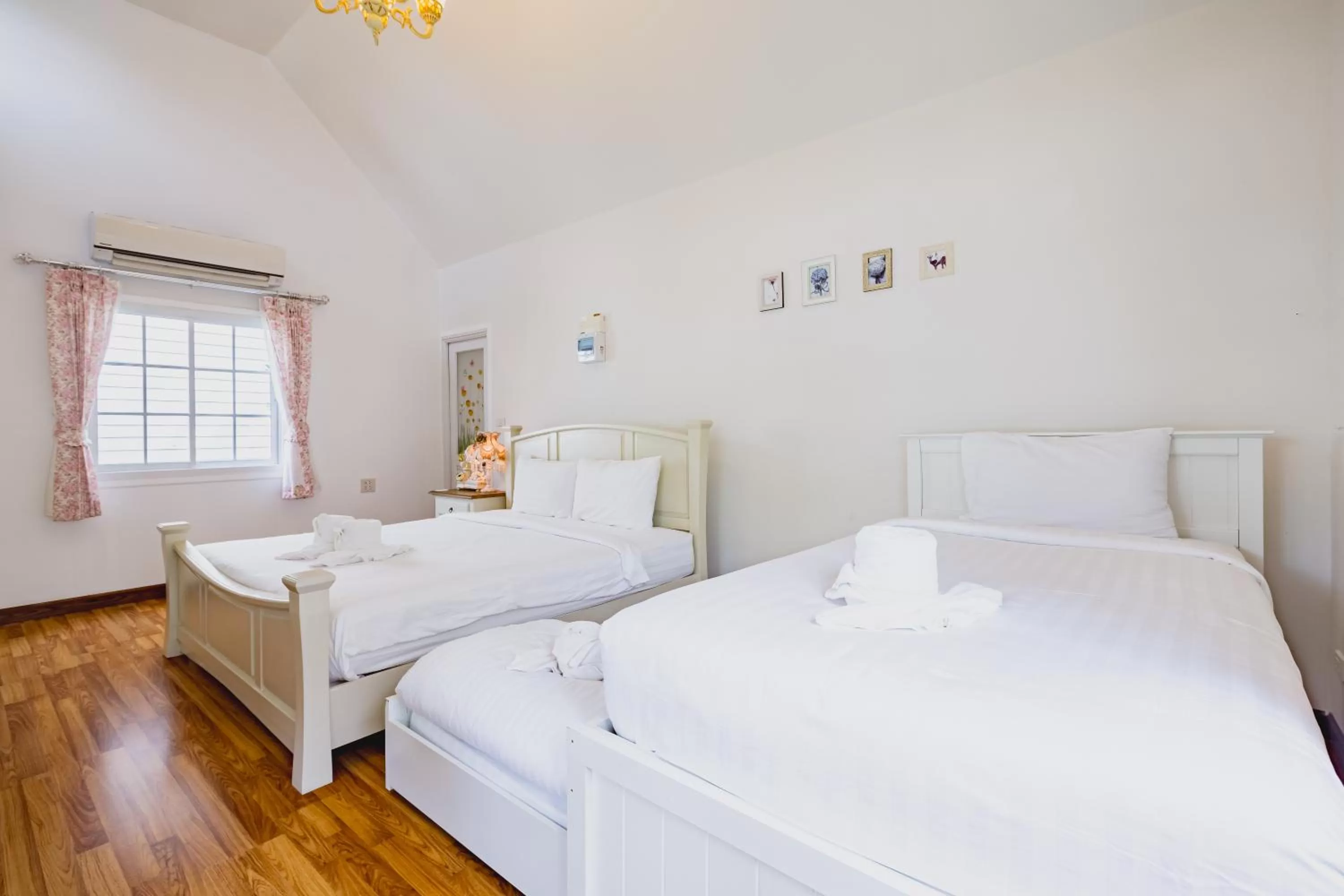 Bed in Sakarin Valley Resort