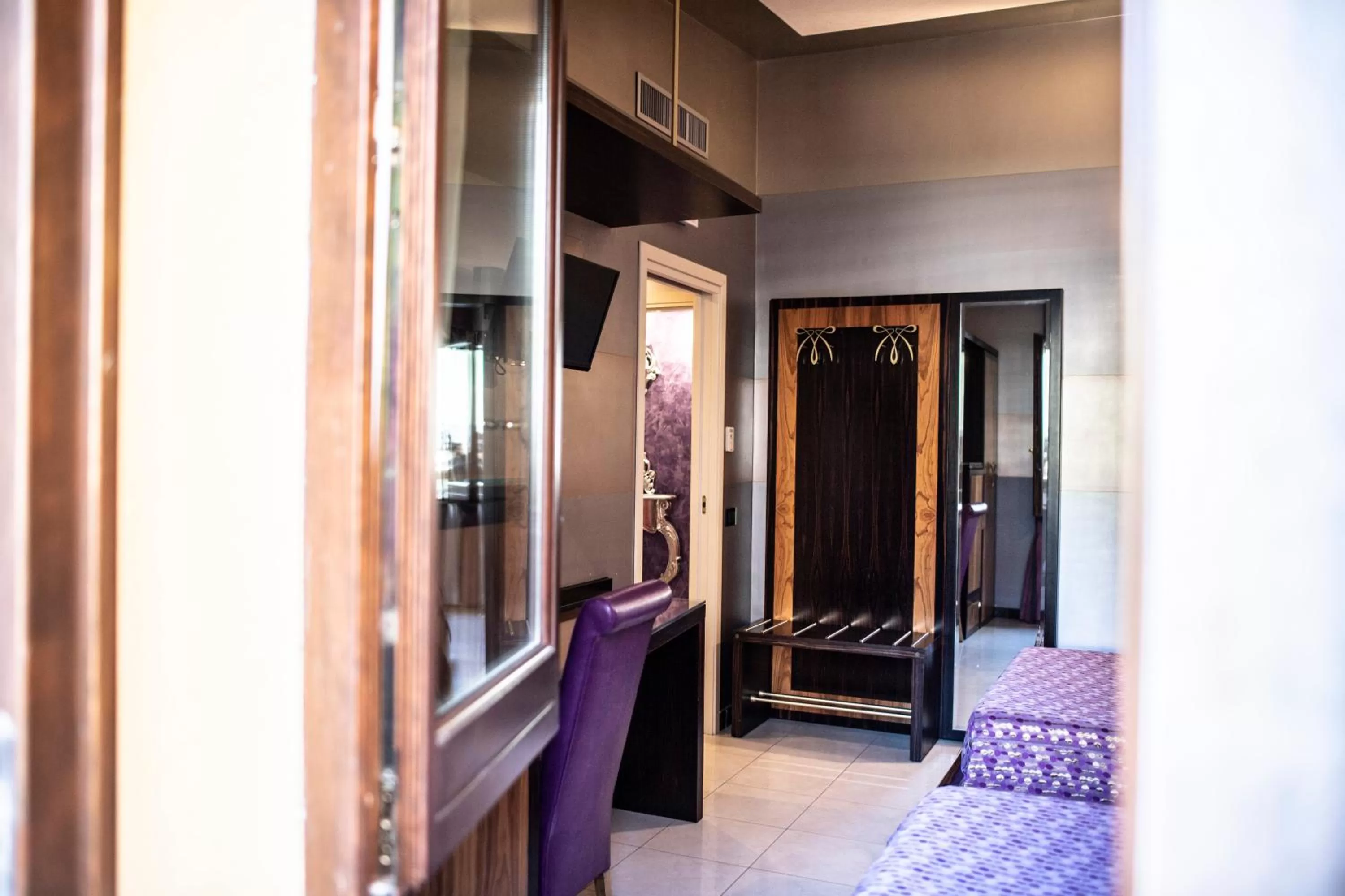 Garden view, Bed in Hotel Garibaldi