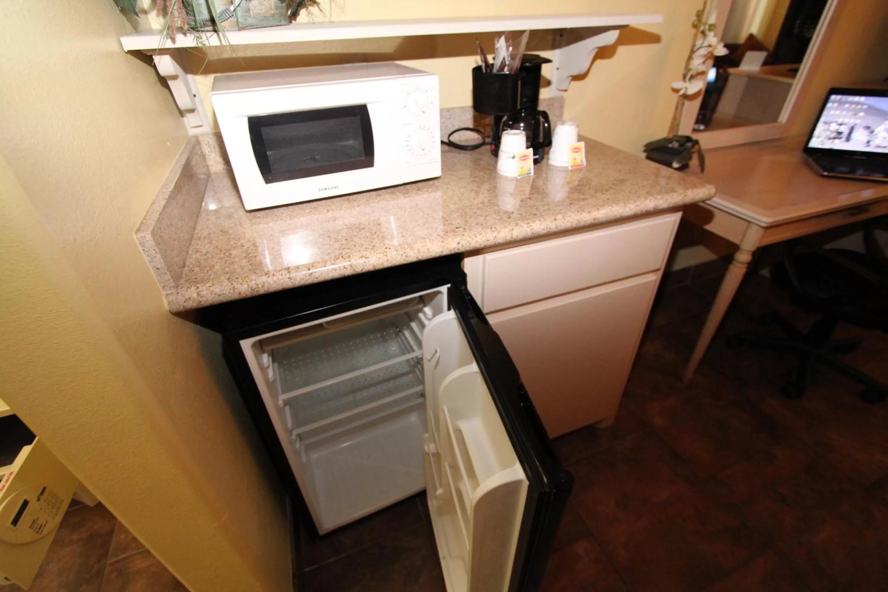 Coffee/tea facilities in Ramada by Wyndham & Suites South Padre Island
