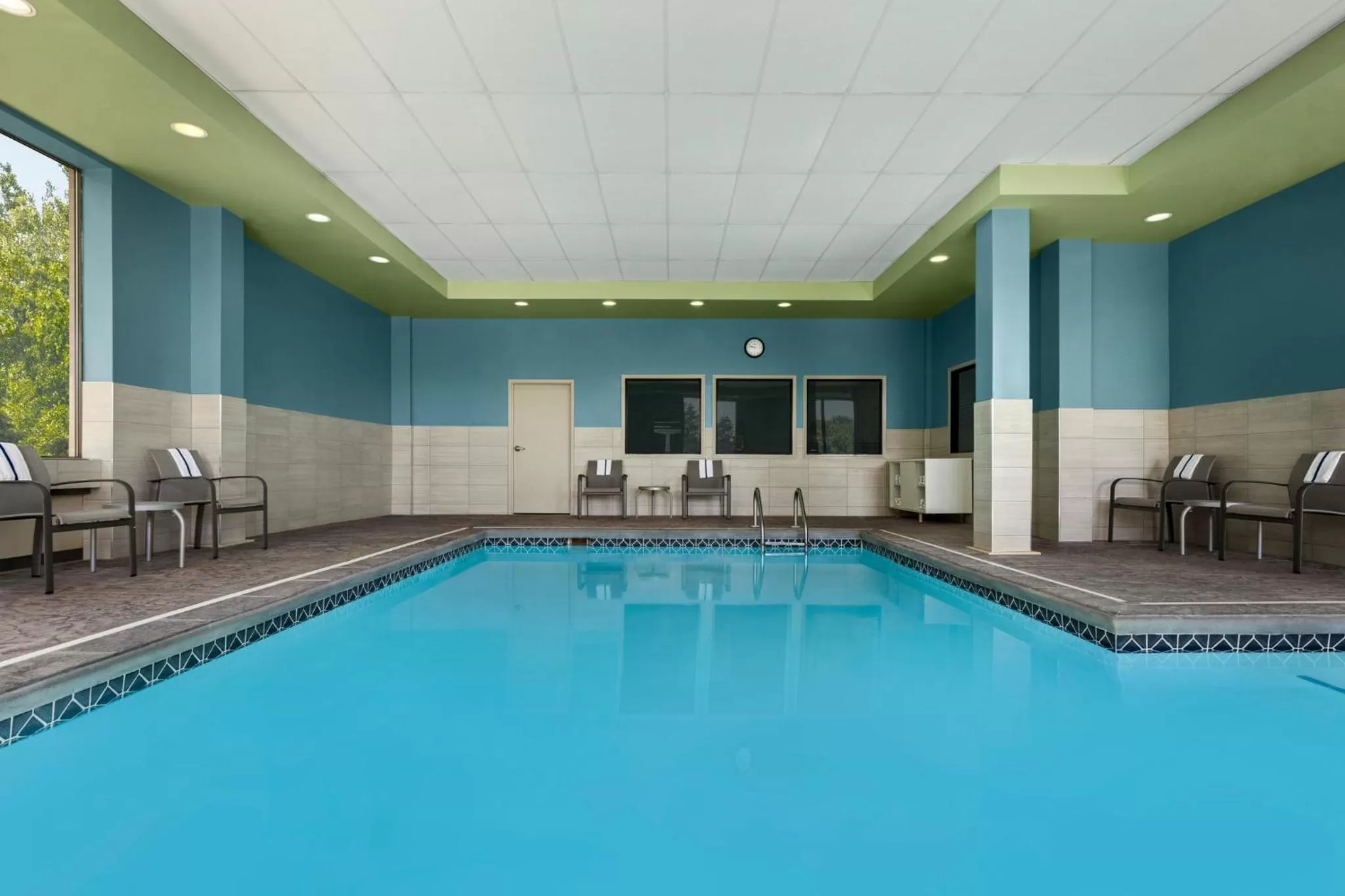 Swimming pool in Holiday Inn Express Hotel and Suites Akron South-Airport Area by IHG