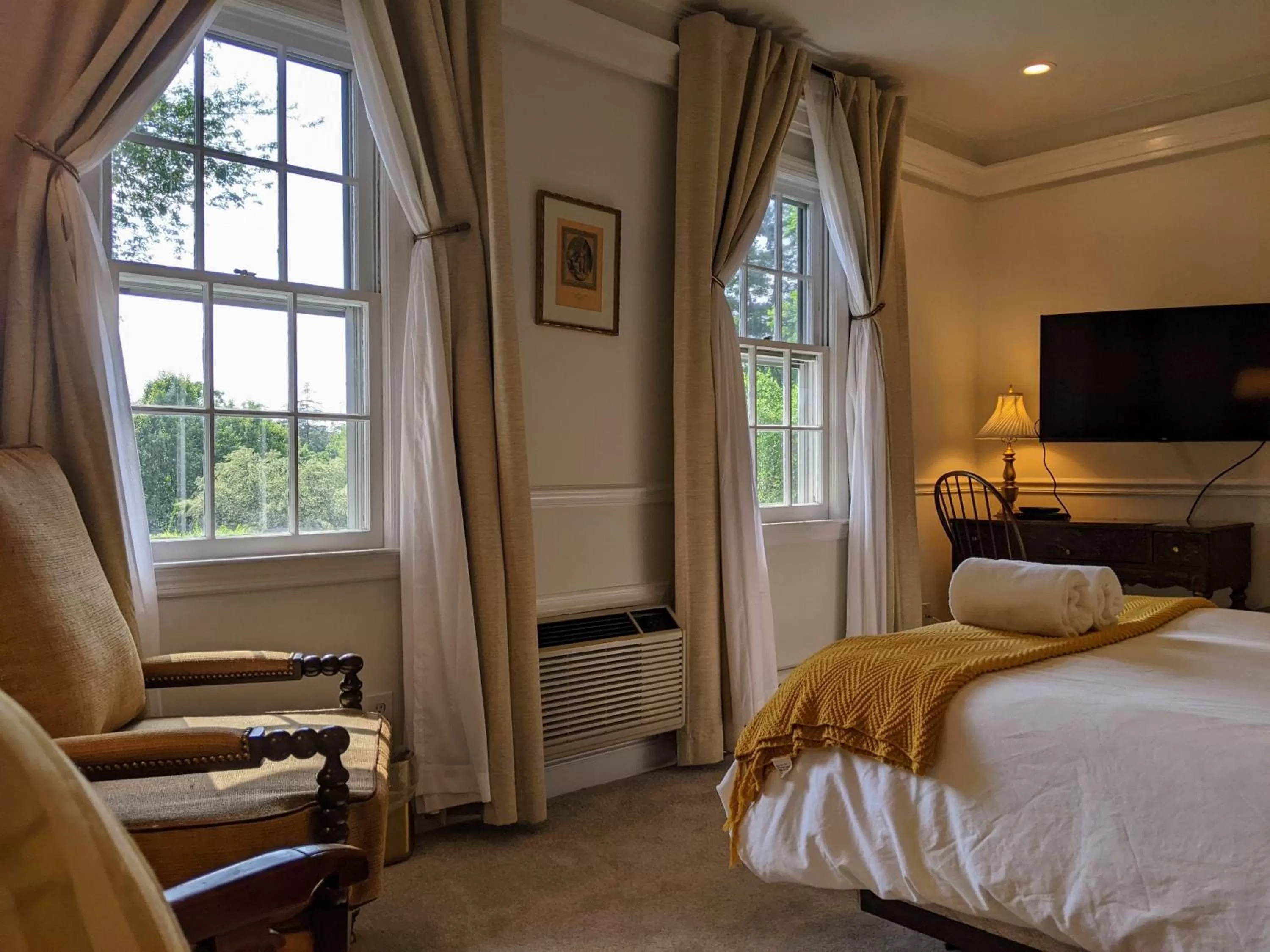 Bed in Stanton House Inn